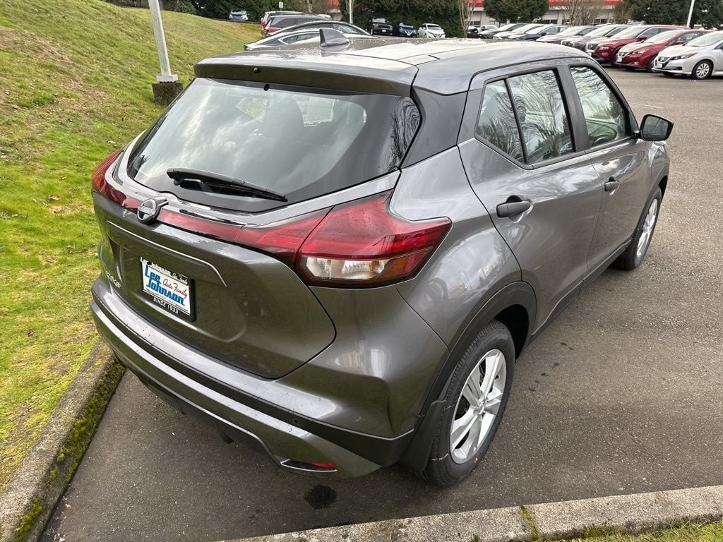 2024 Nissan Kicks S