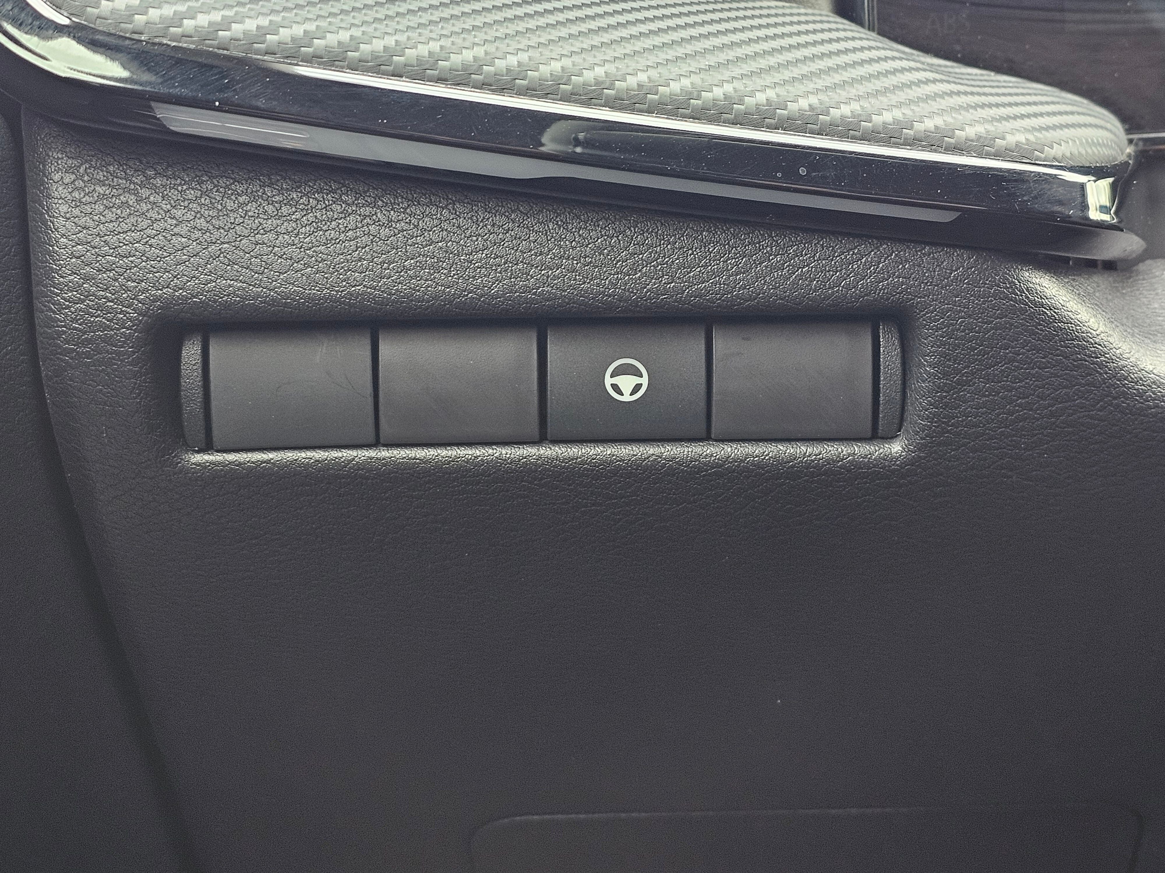 2025 Nissan Kicks SR Intelligent AWD