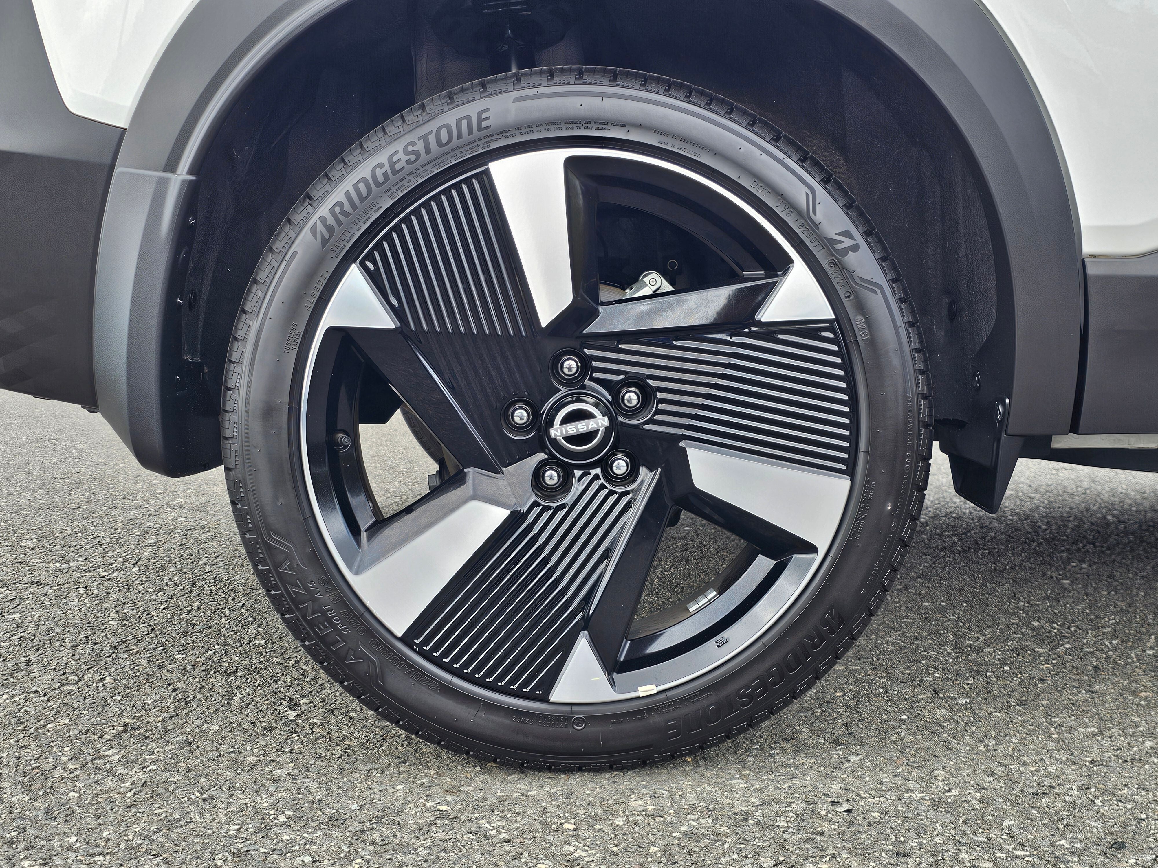 2025 Nissan Kicks SR Intelligent AWD
