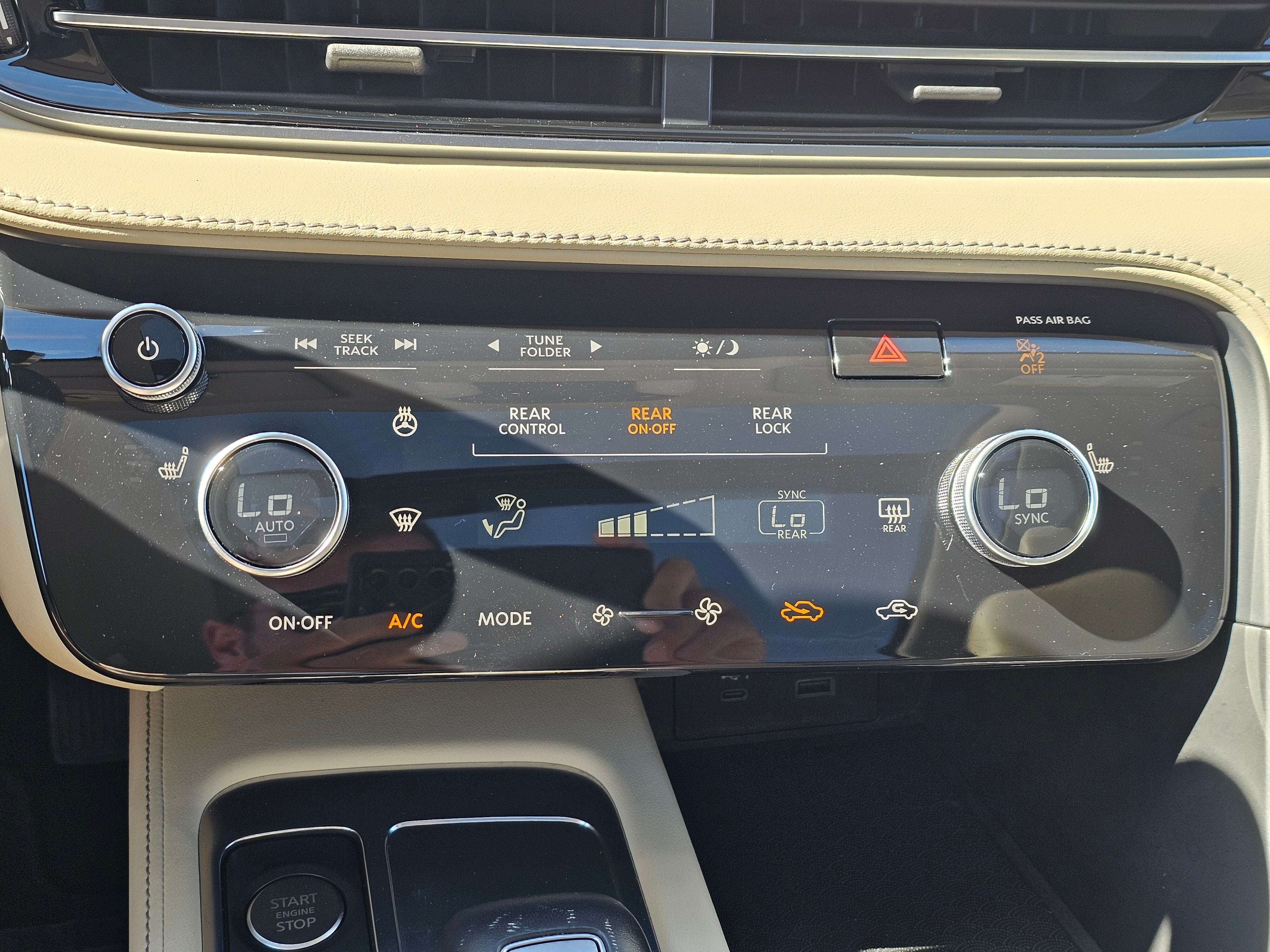 2022 INFINITI QX60 LUXE