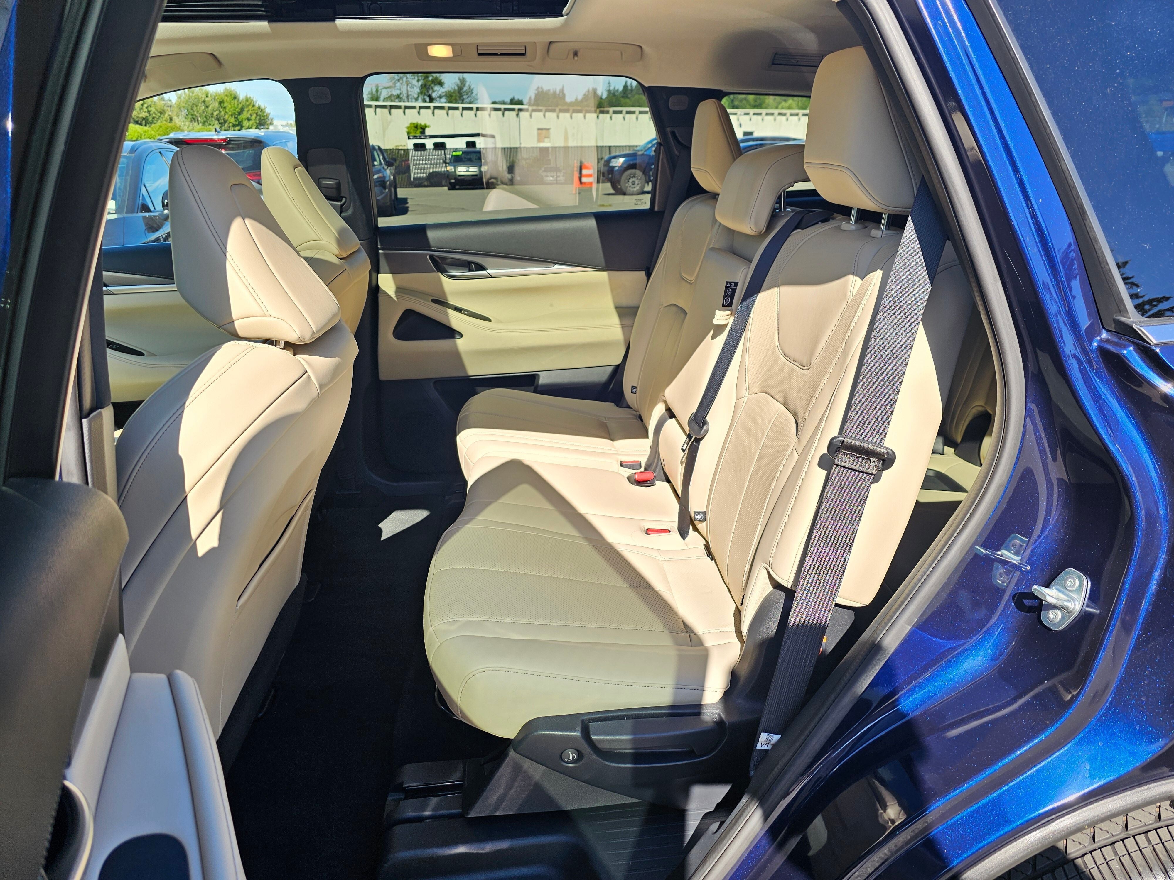 2022 INFINITI QX60 LUXE