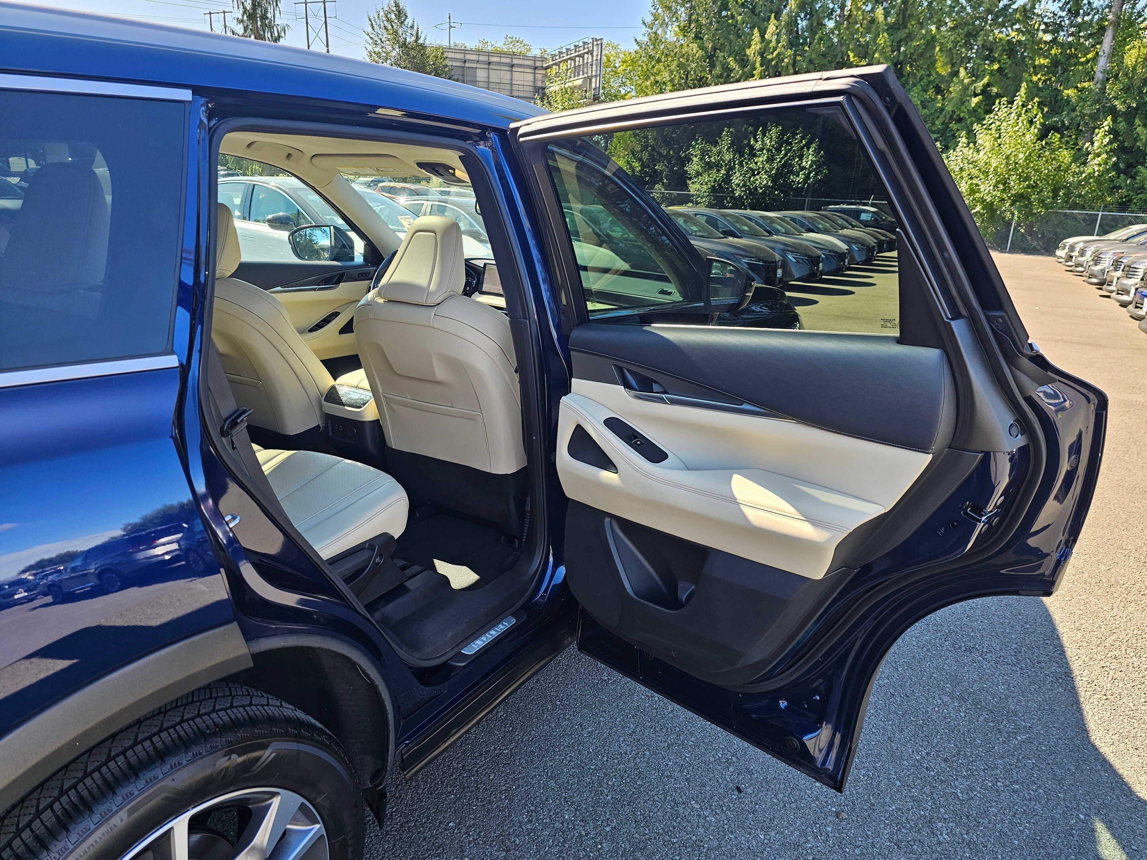 2022 INFINITI QX60 LUXE