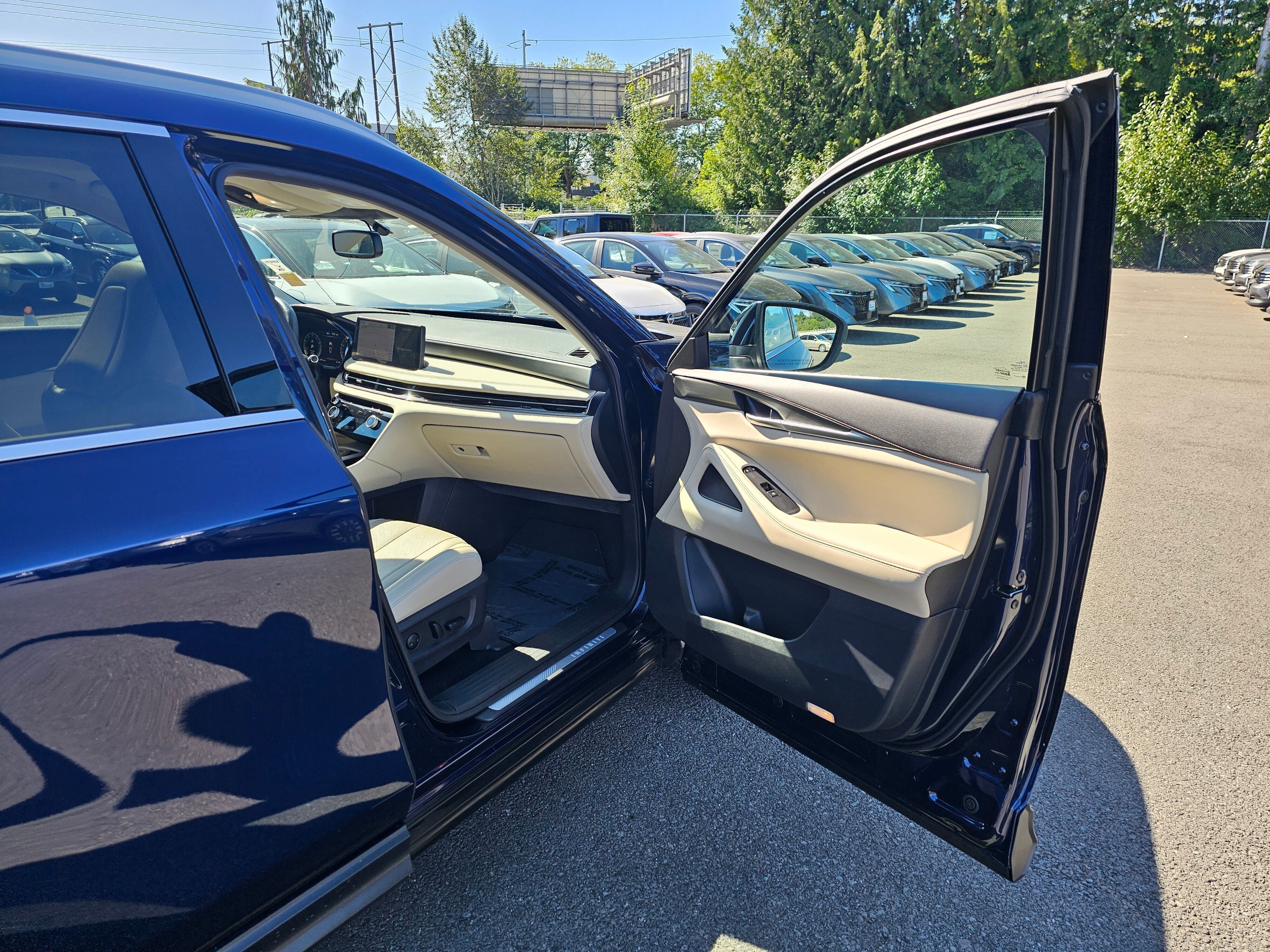 2022 INFINITI QX60 LUXE