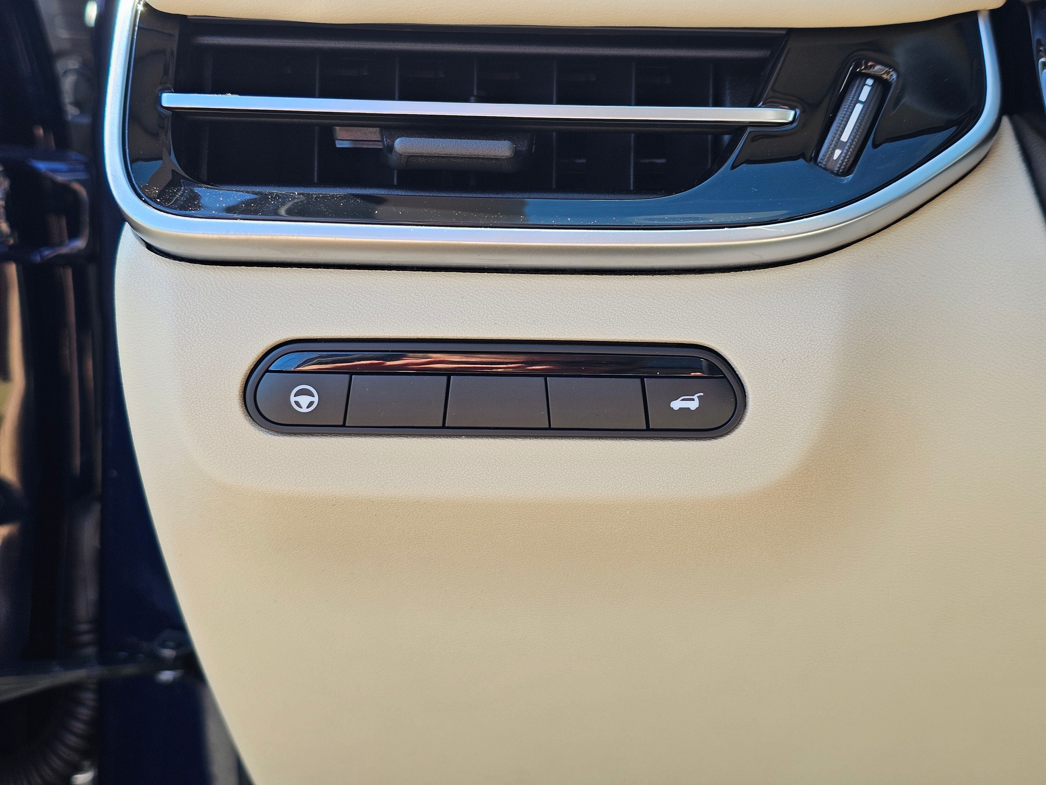 2022 INFINITI QX60 LUXE