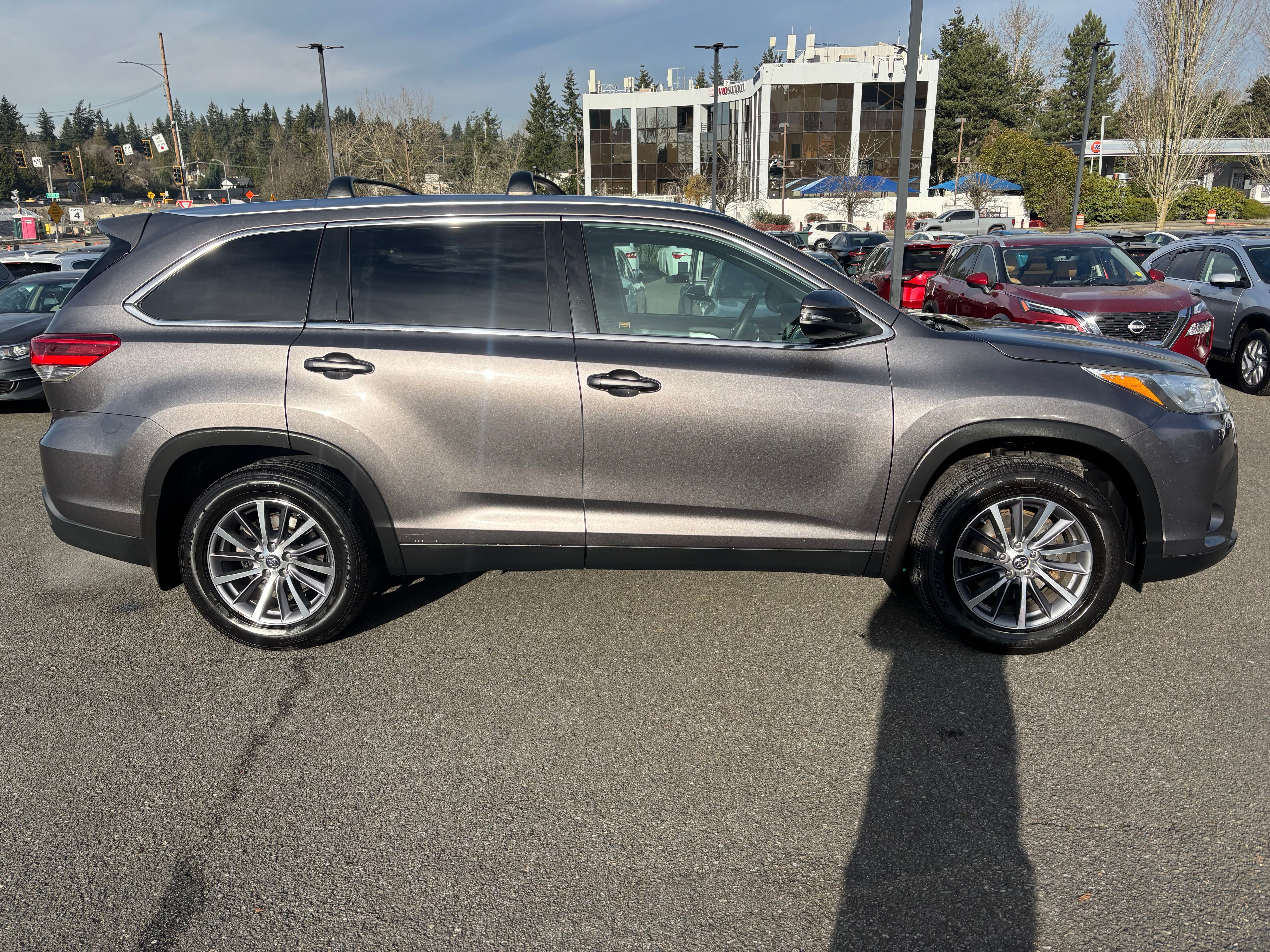 2019 Toyota Highlander SE