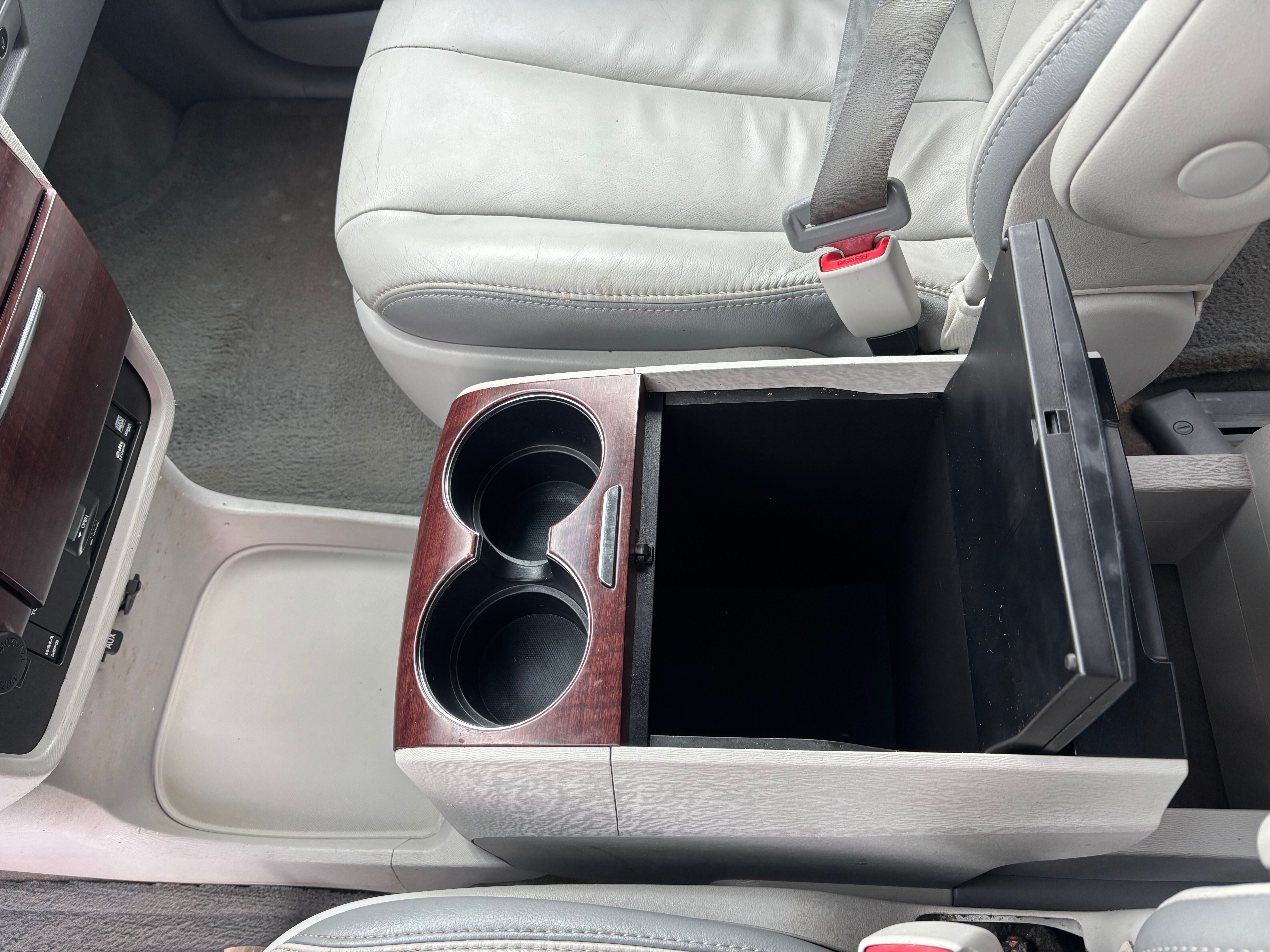 2012 Toyota Sienna XLE AAS