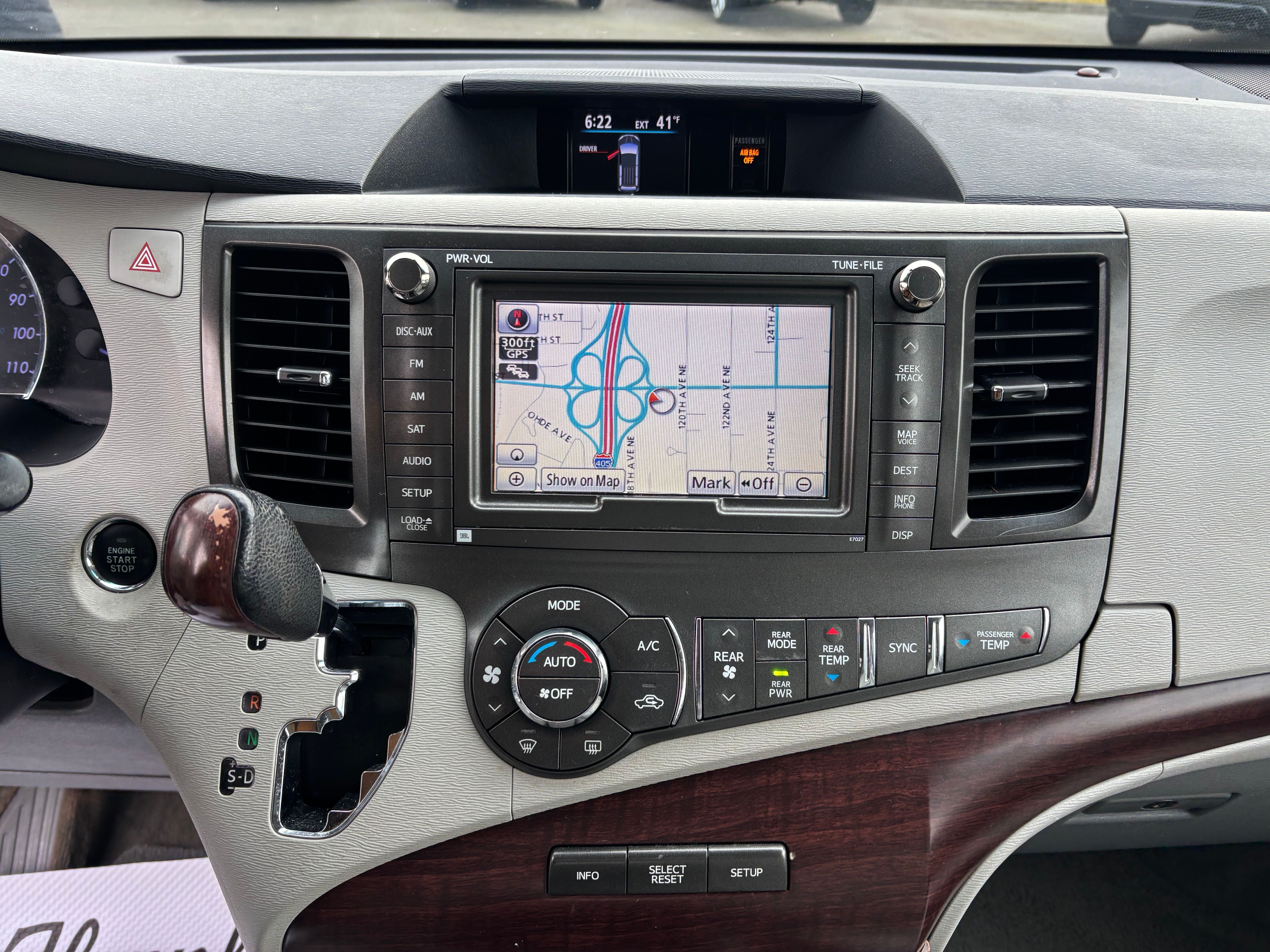 2012 Toyota Sienna XLE AAS
