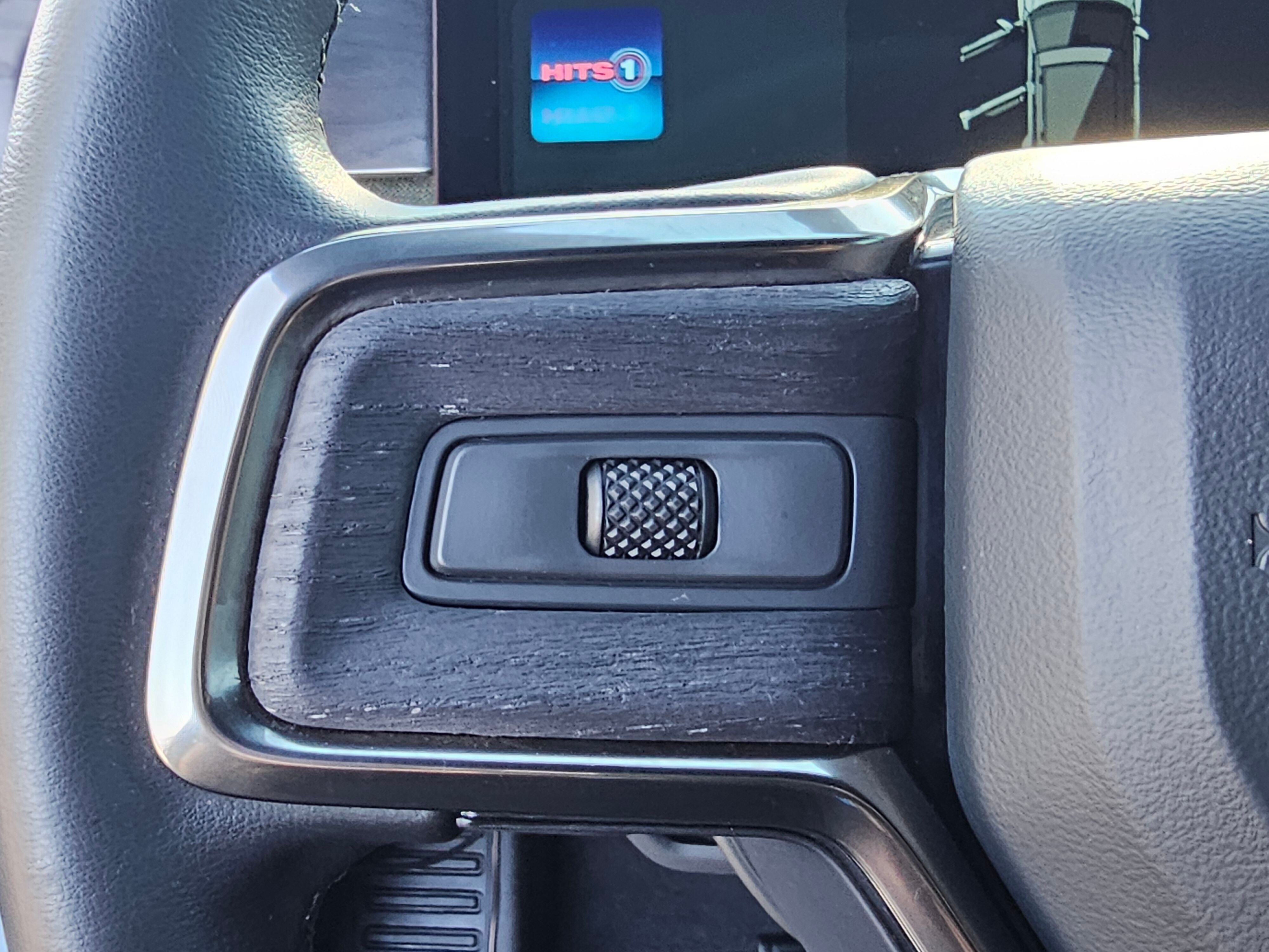 2025 RIVIAN R1S Adventure