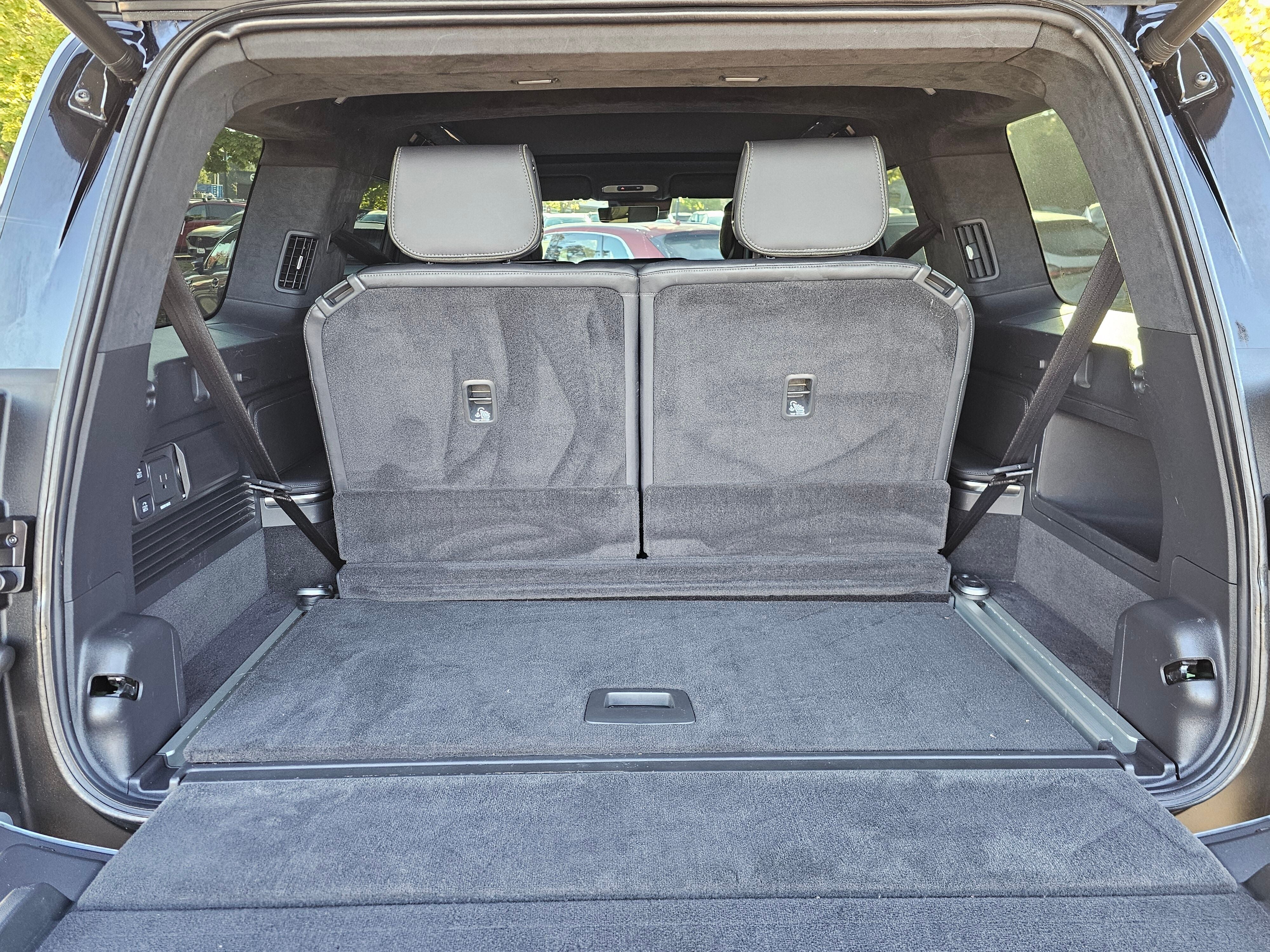 2025 RIVIAN R1S Adventure