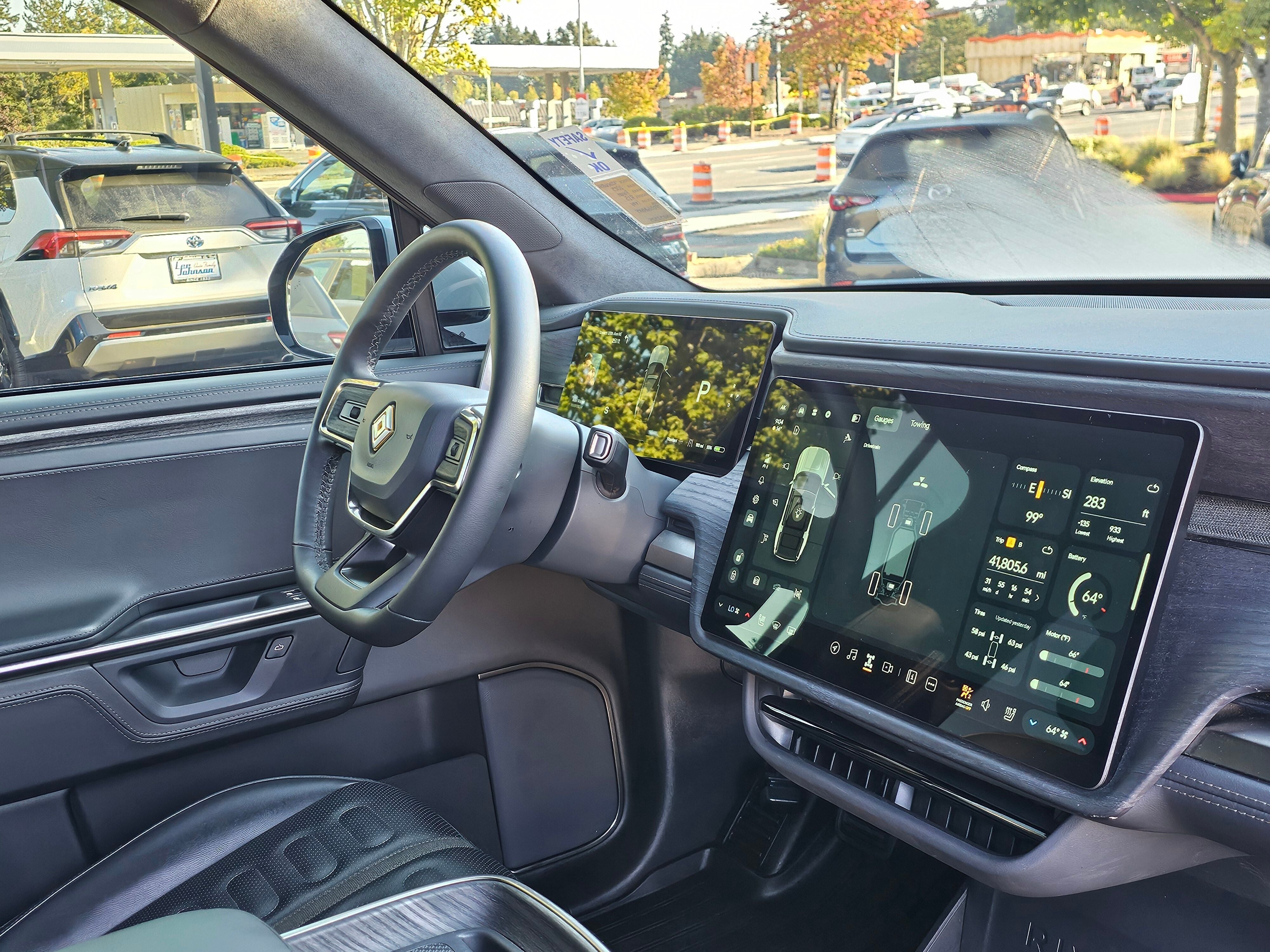 2025 RIVIAN R1S Adventure