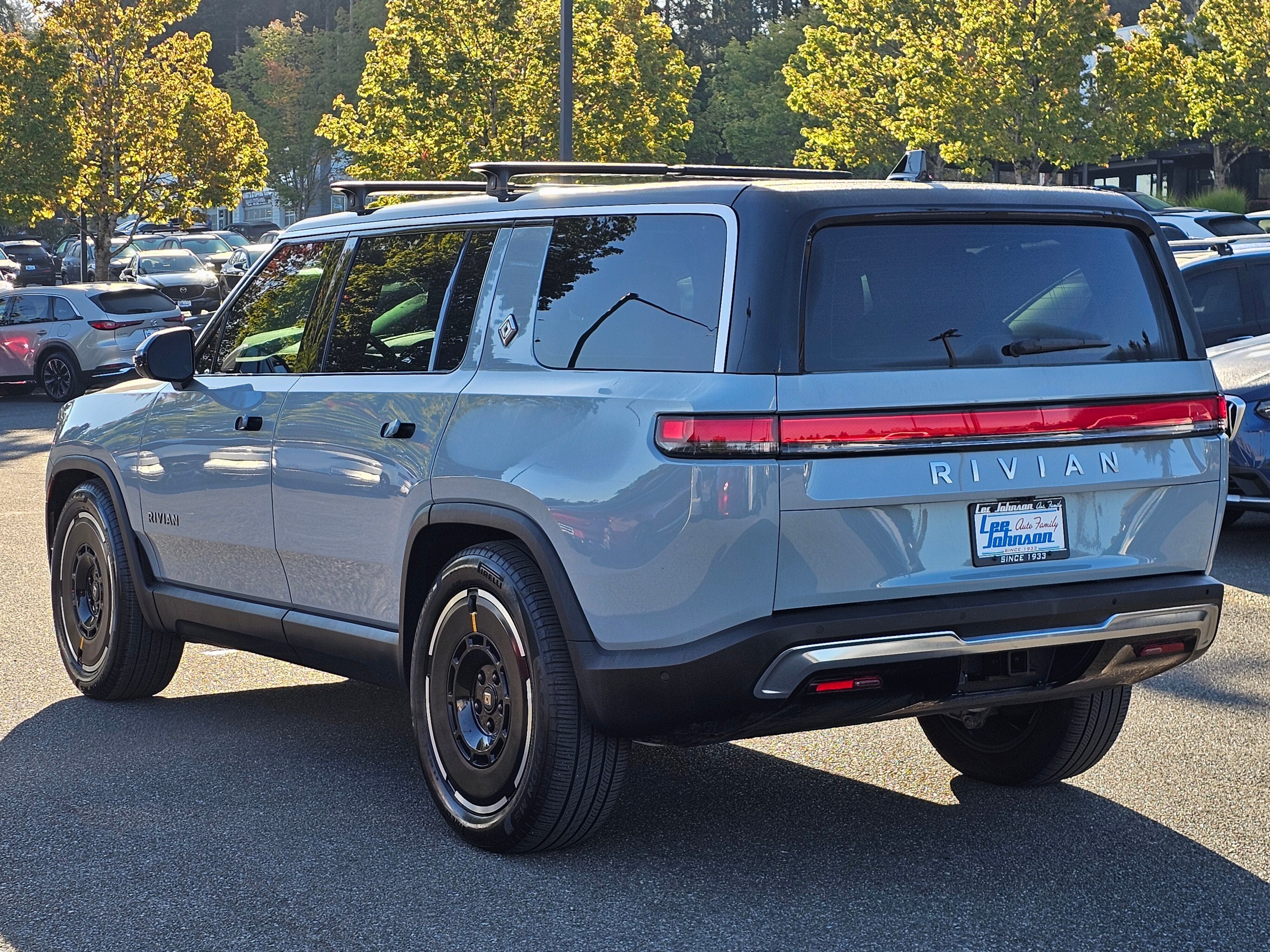 2025 RIVIAN R1S Adventure