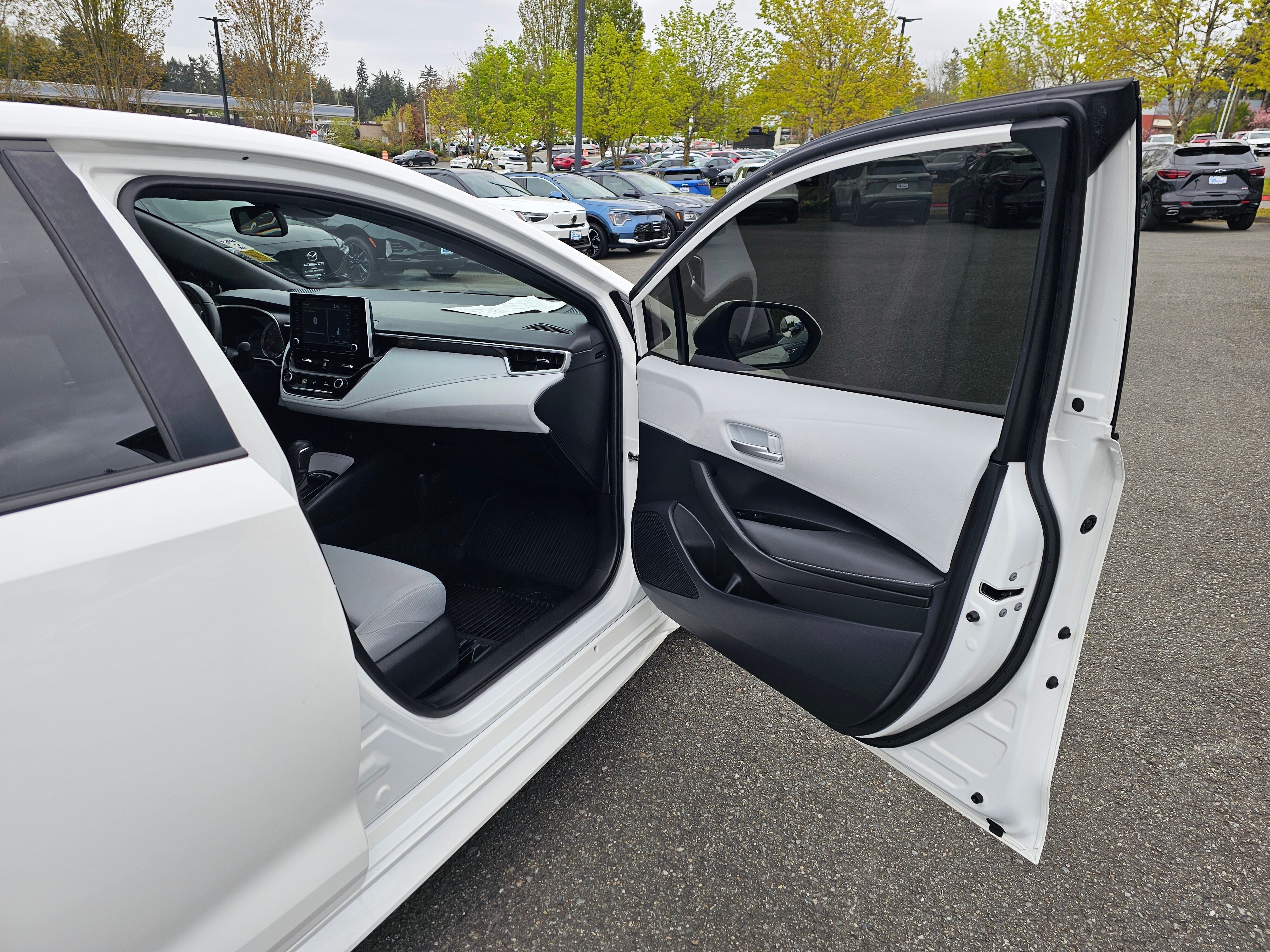 2022 Toyota Corolla Hatchback SE