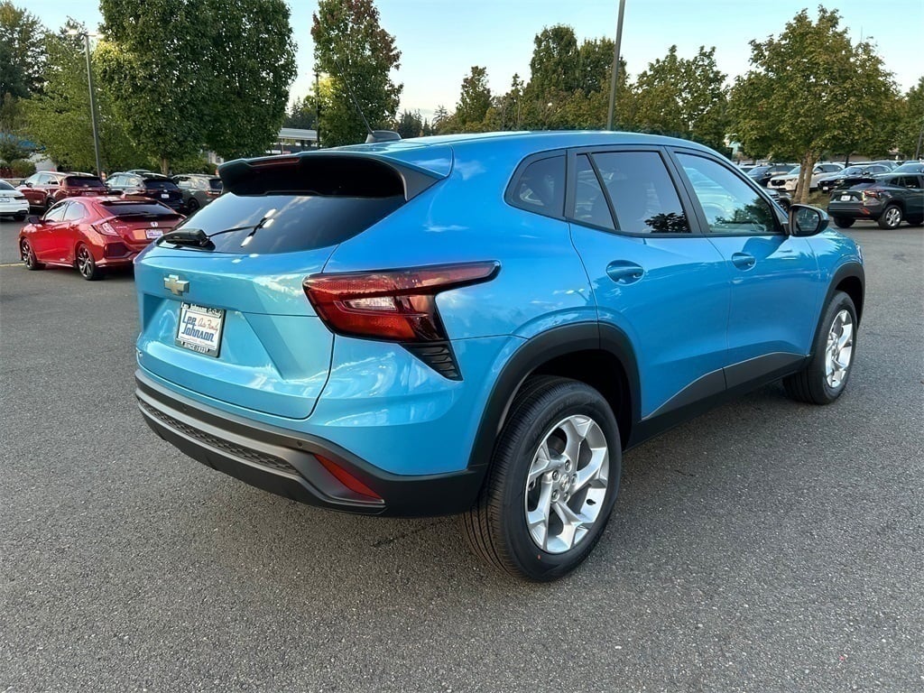 2025 Chevrolet Trax LS