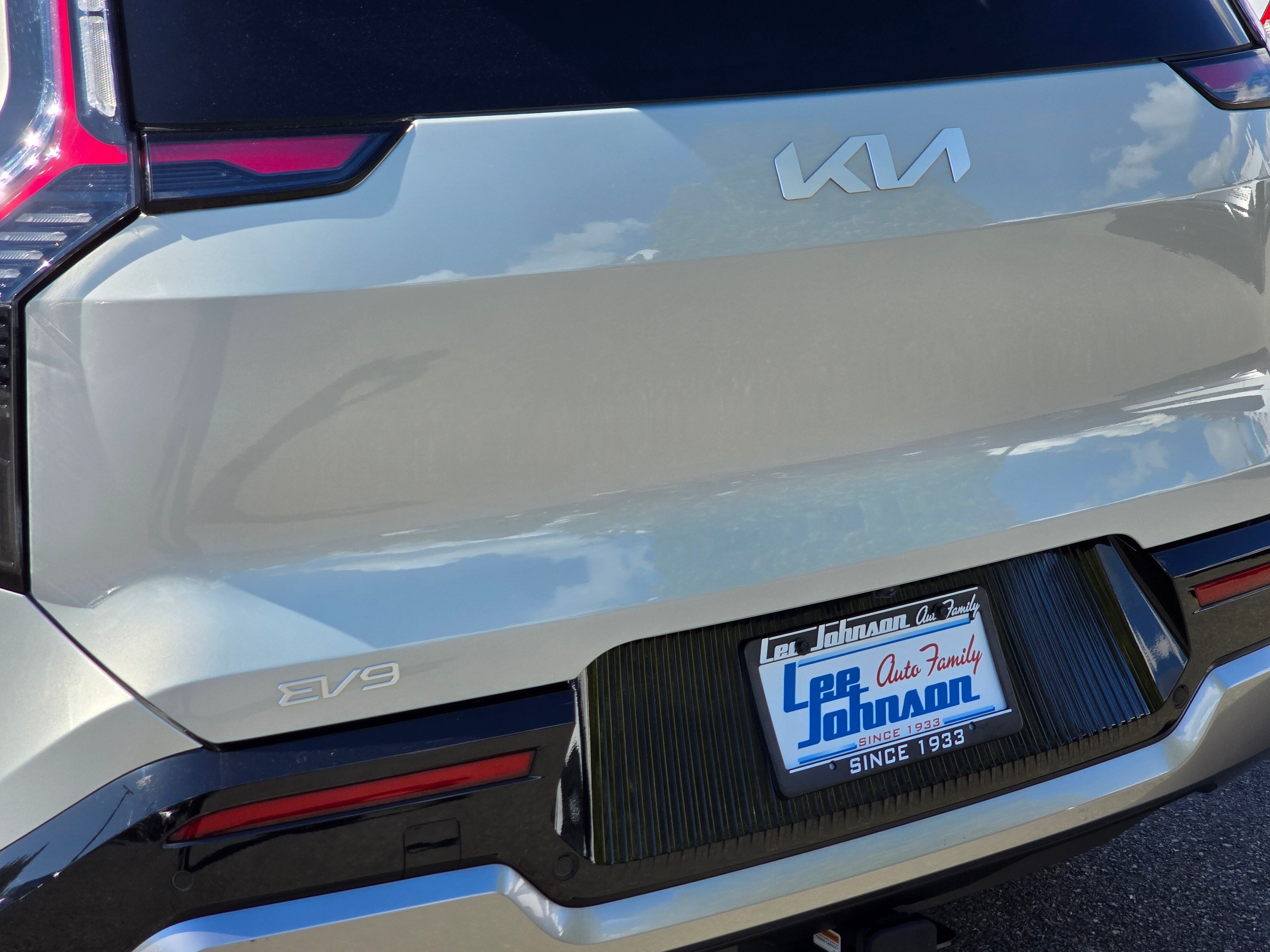 2024 Kia EV9 Land