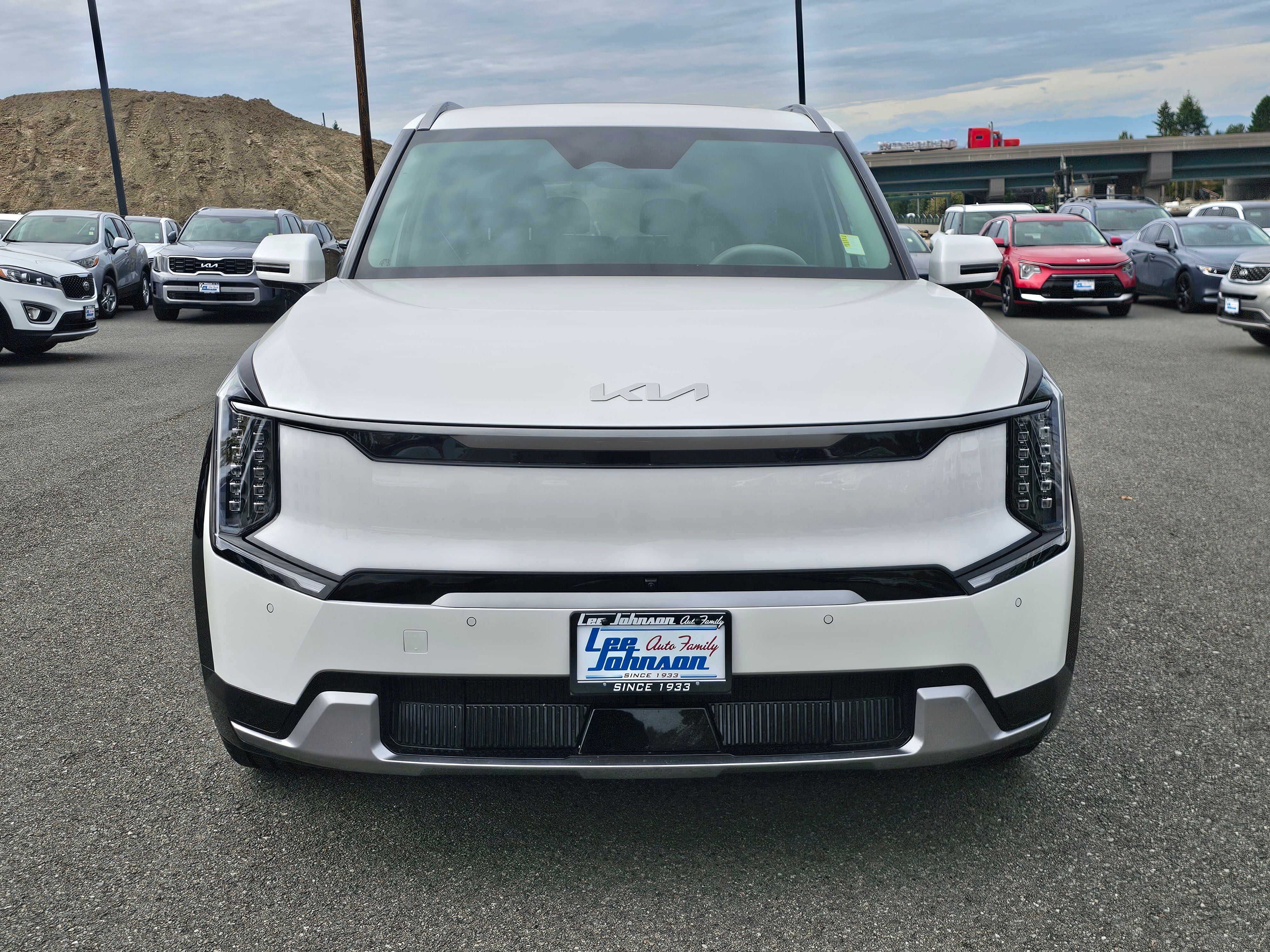 2024 Kia EV9 Land