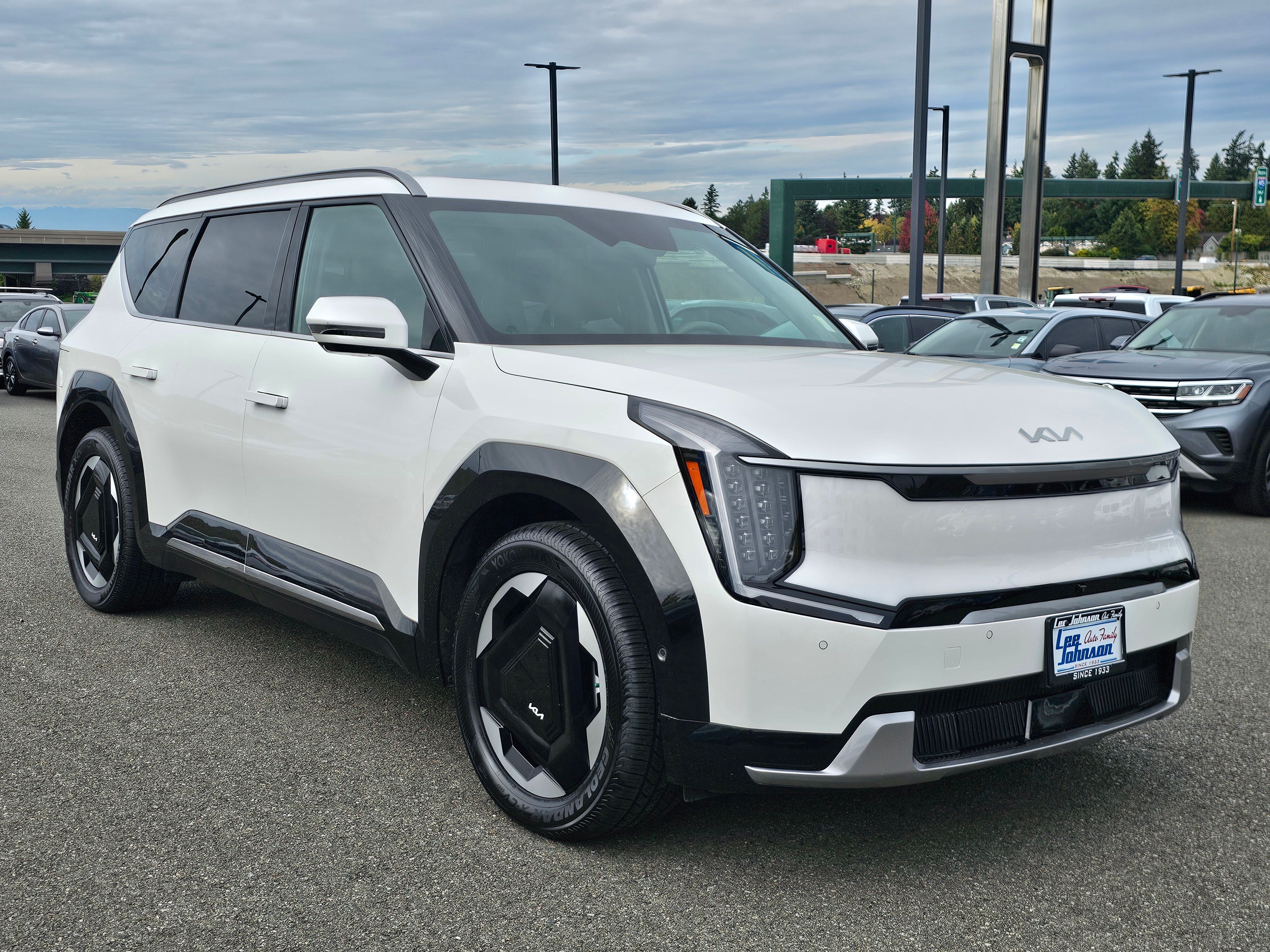 2024 Kia EV9 Land