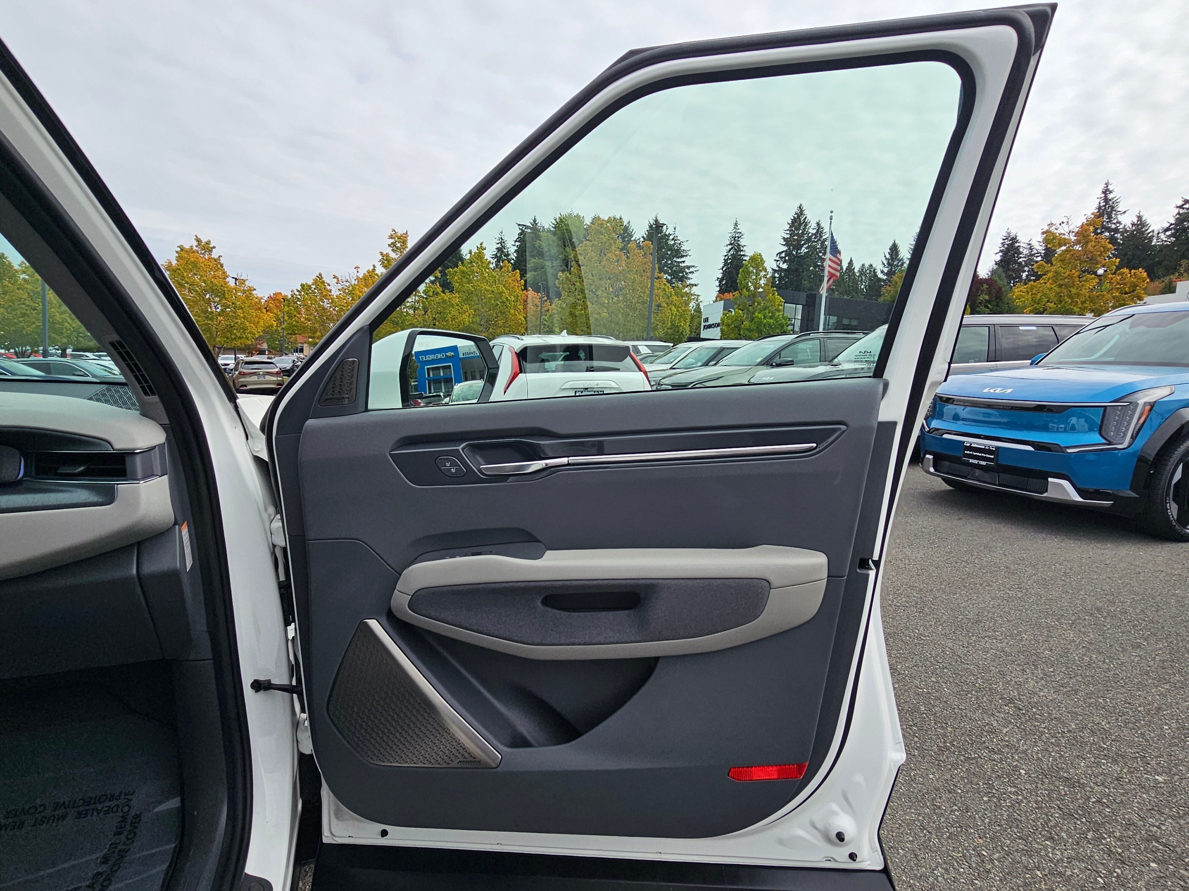 2024 Kia EV9 Land