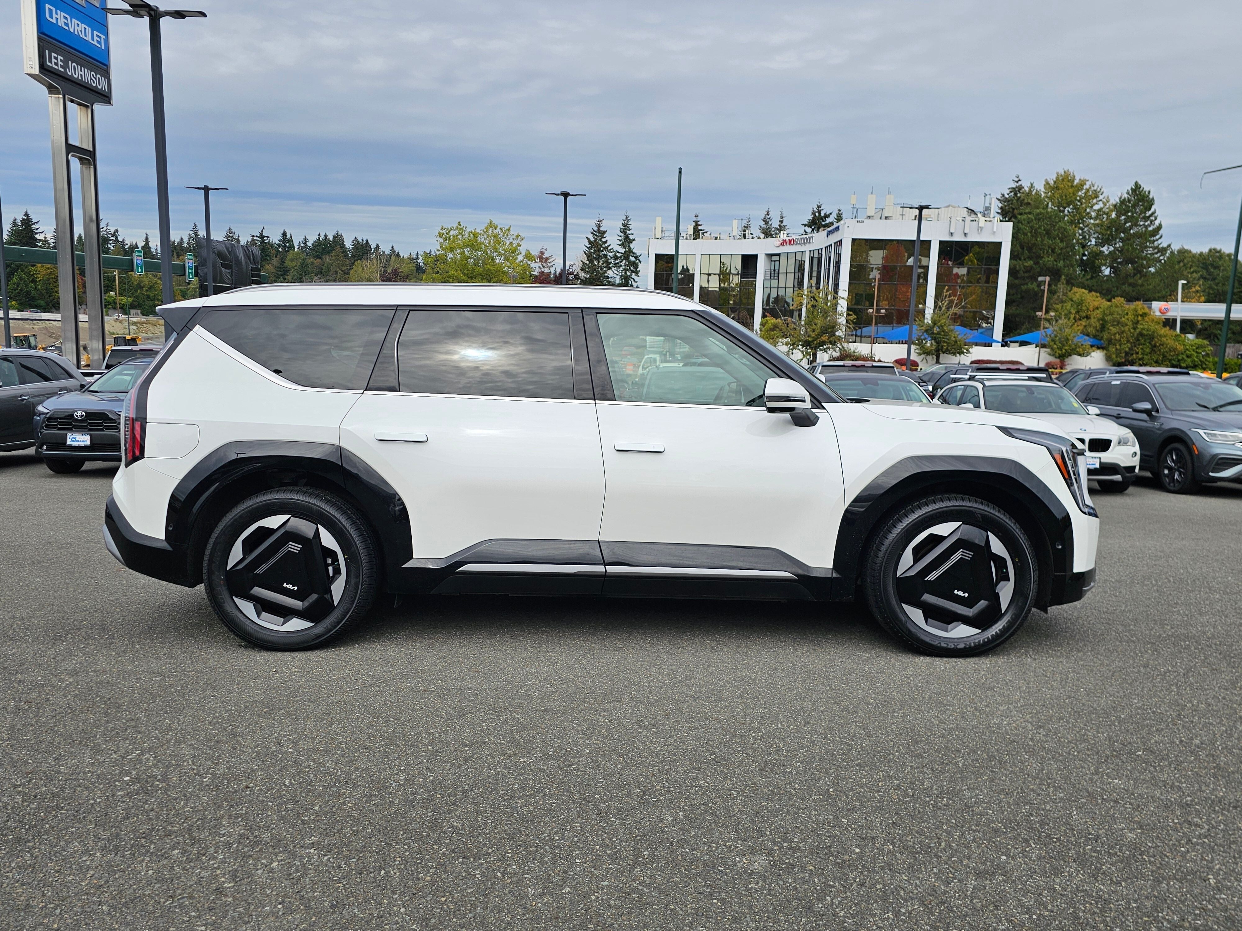 2024 Kia EV9 Land
