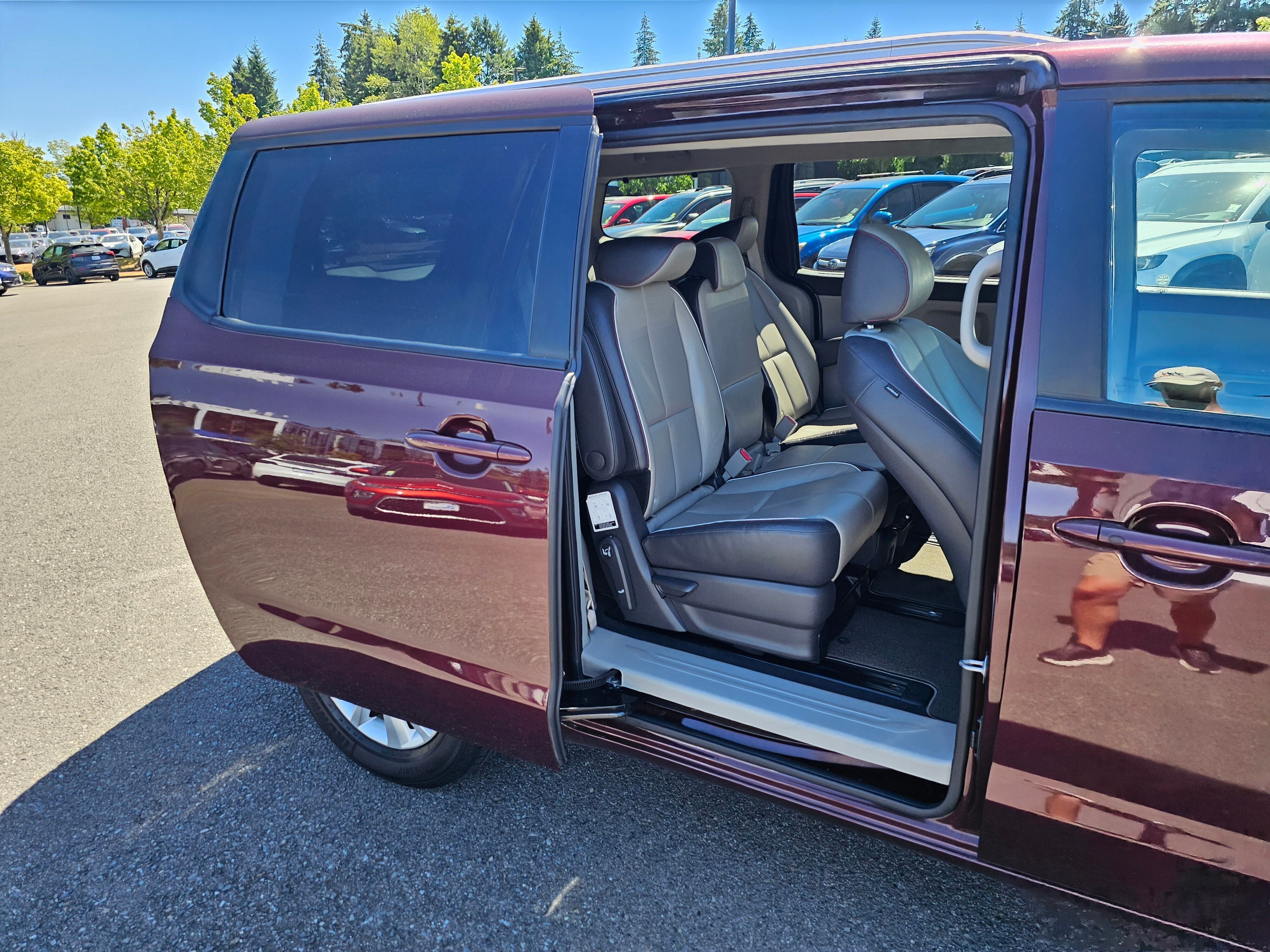 2017 Kia Sedona LX