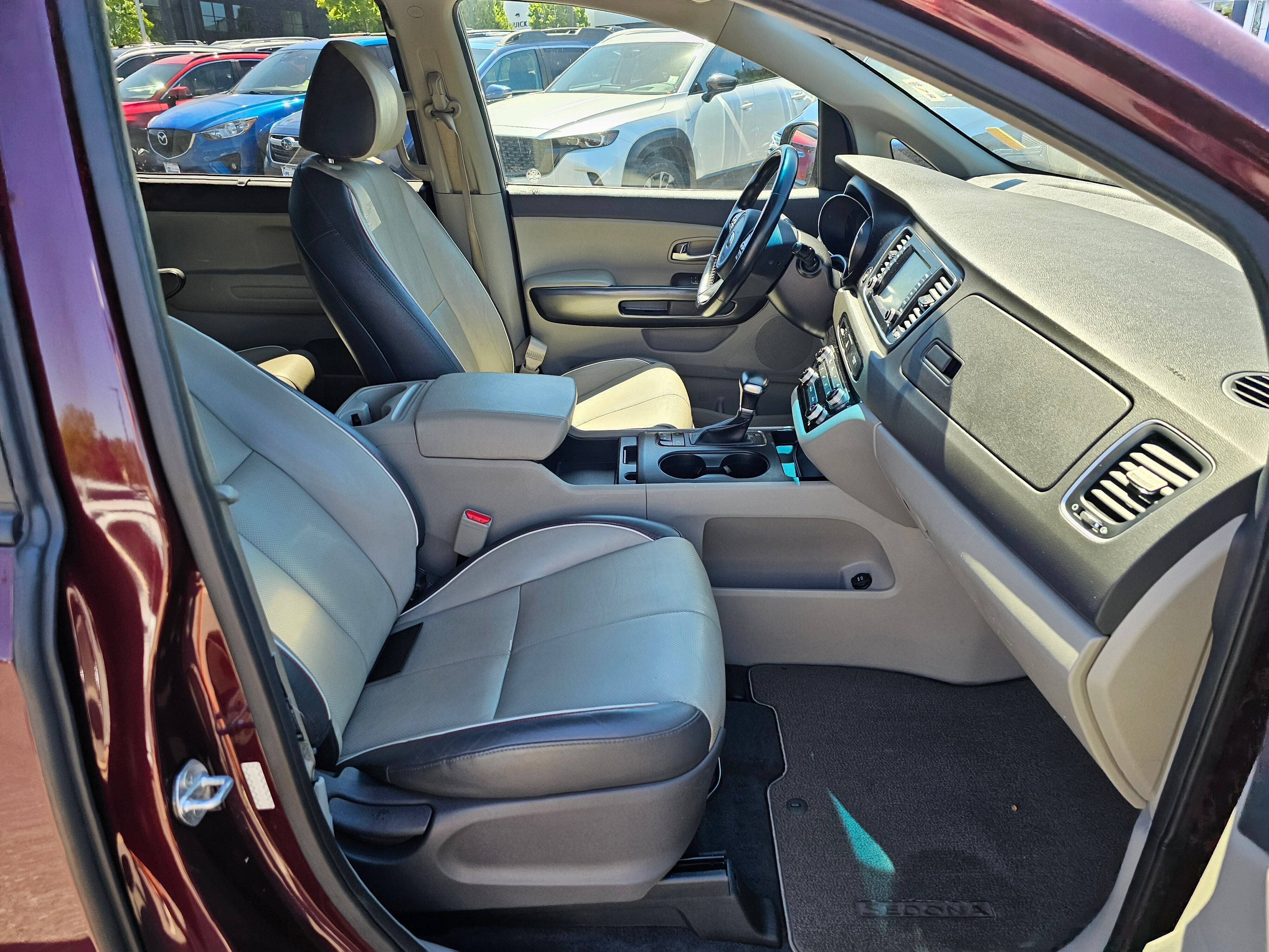 2017 Kia Sedona LX