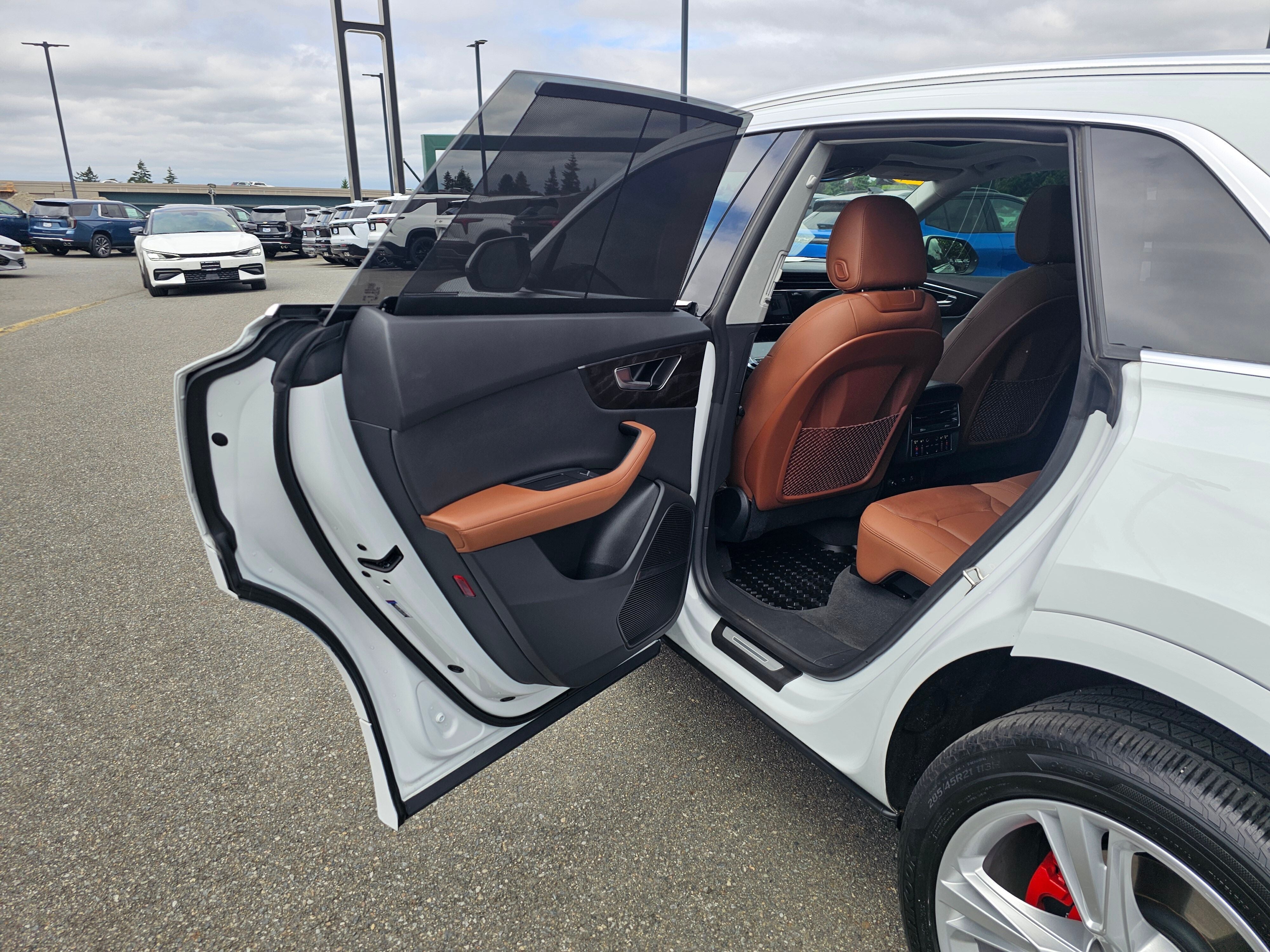 2023 Audi Q8 Premium Plus