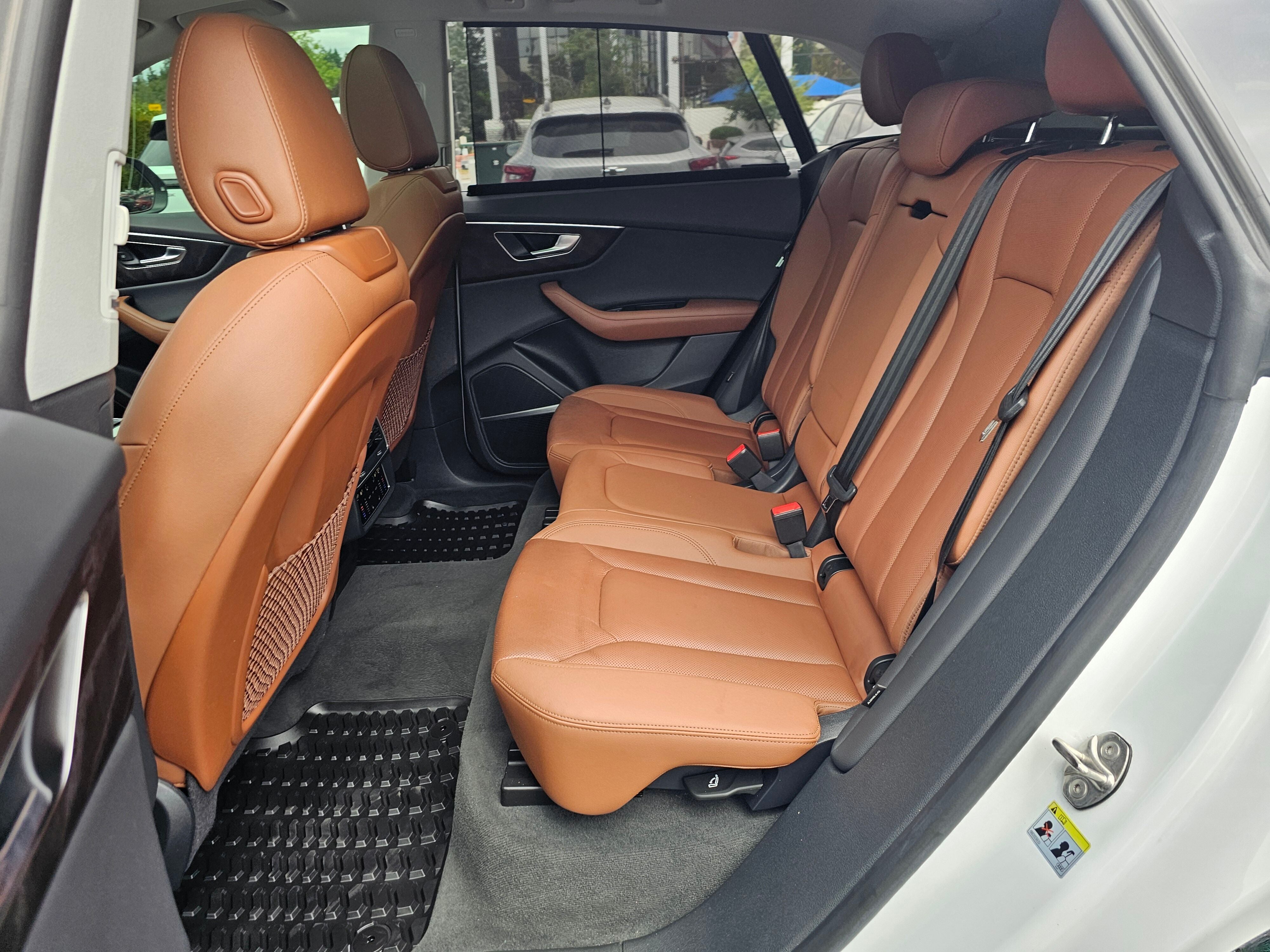 2023 Audi Q8 Premium Plus