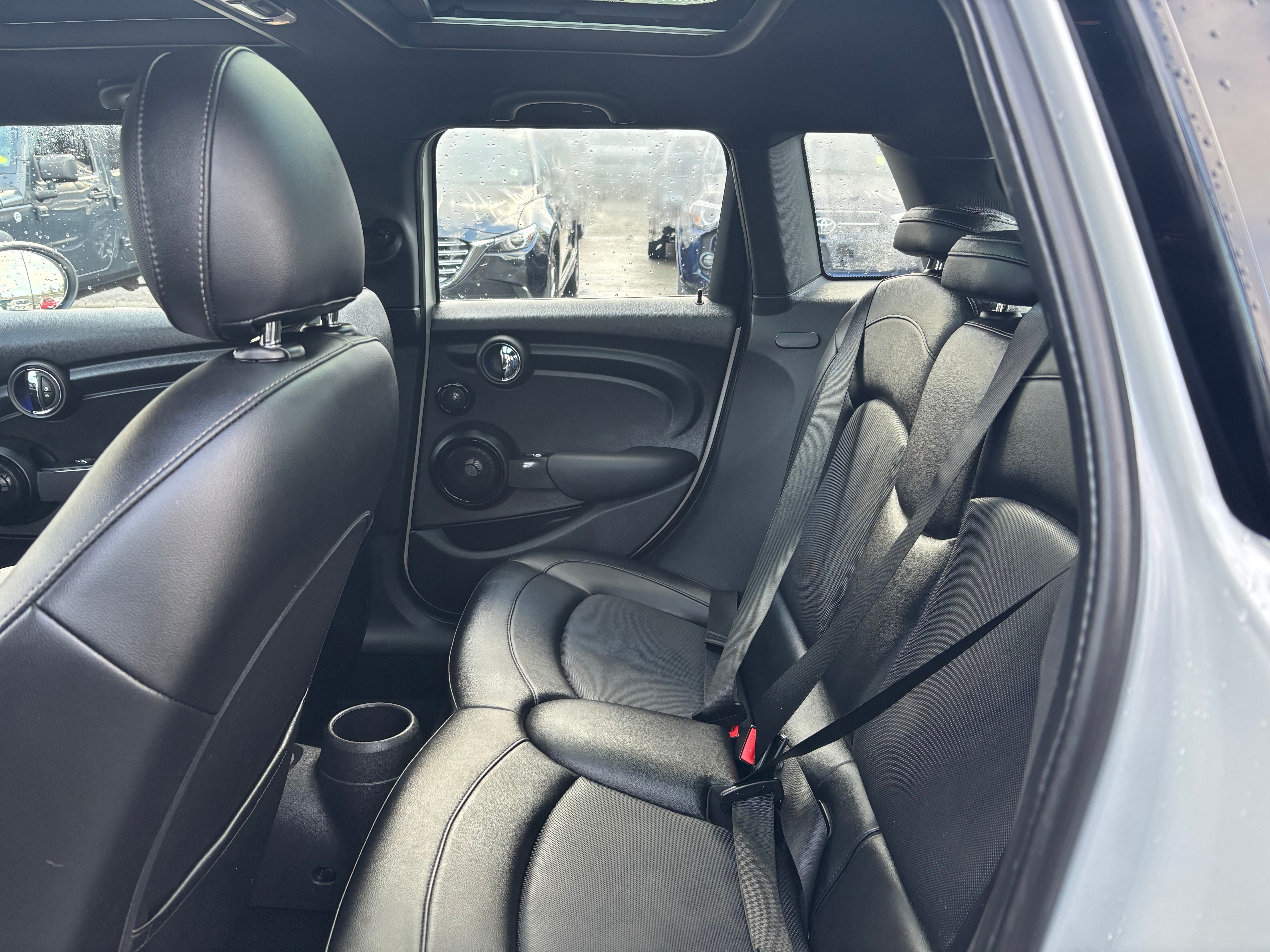 2016 MINI Hardtop 4 Door Cooper