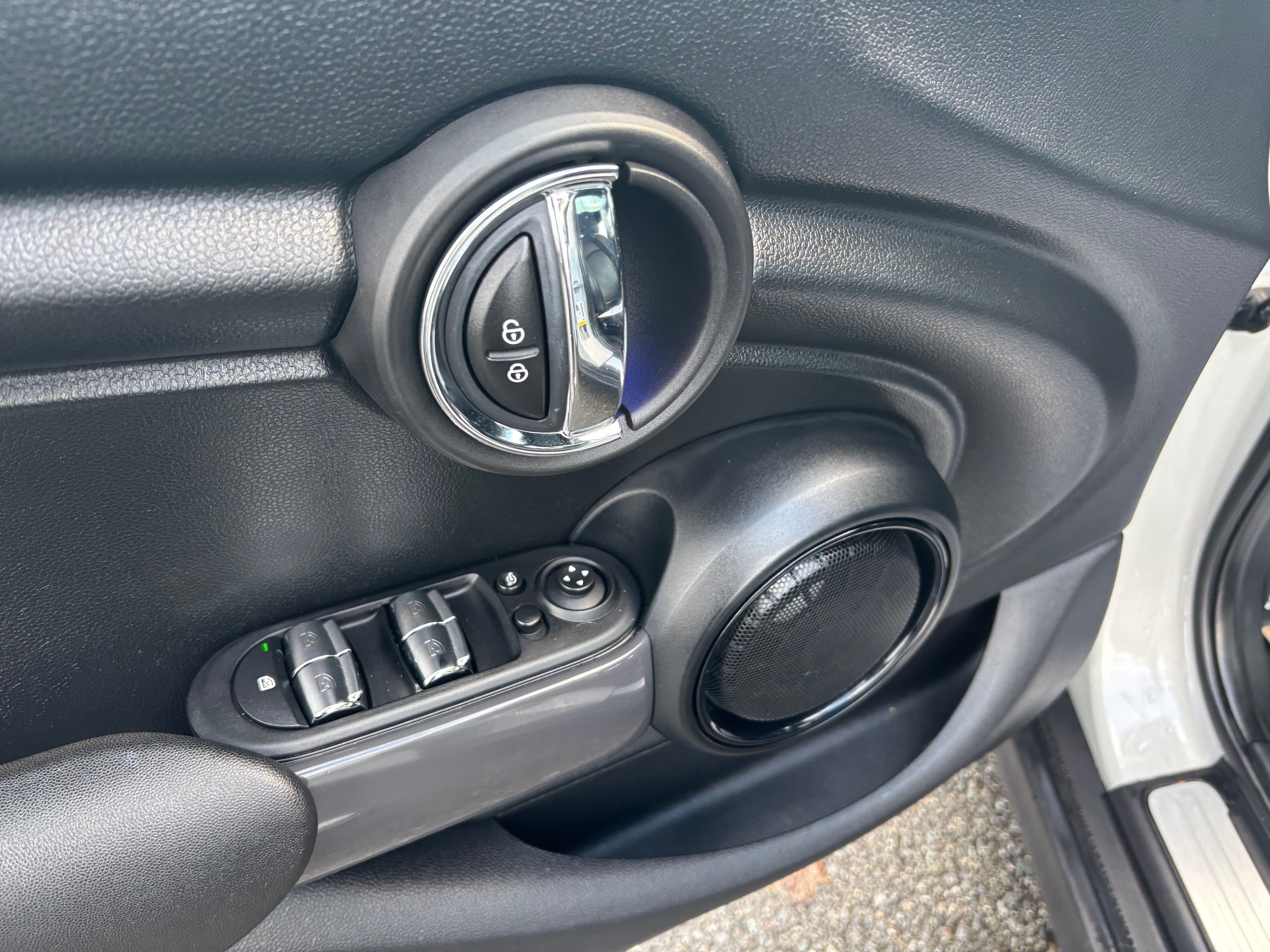 2016 MINI Hardtop 4 Door Cooper