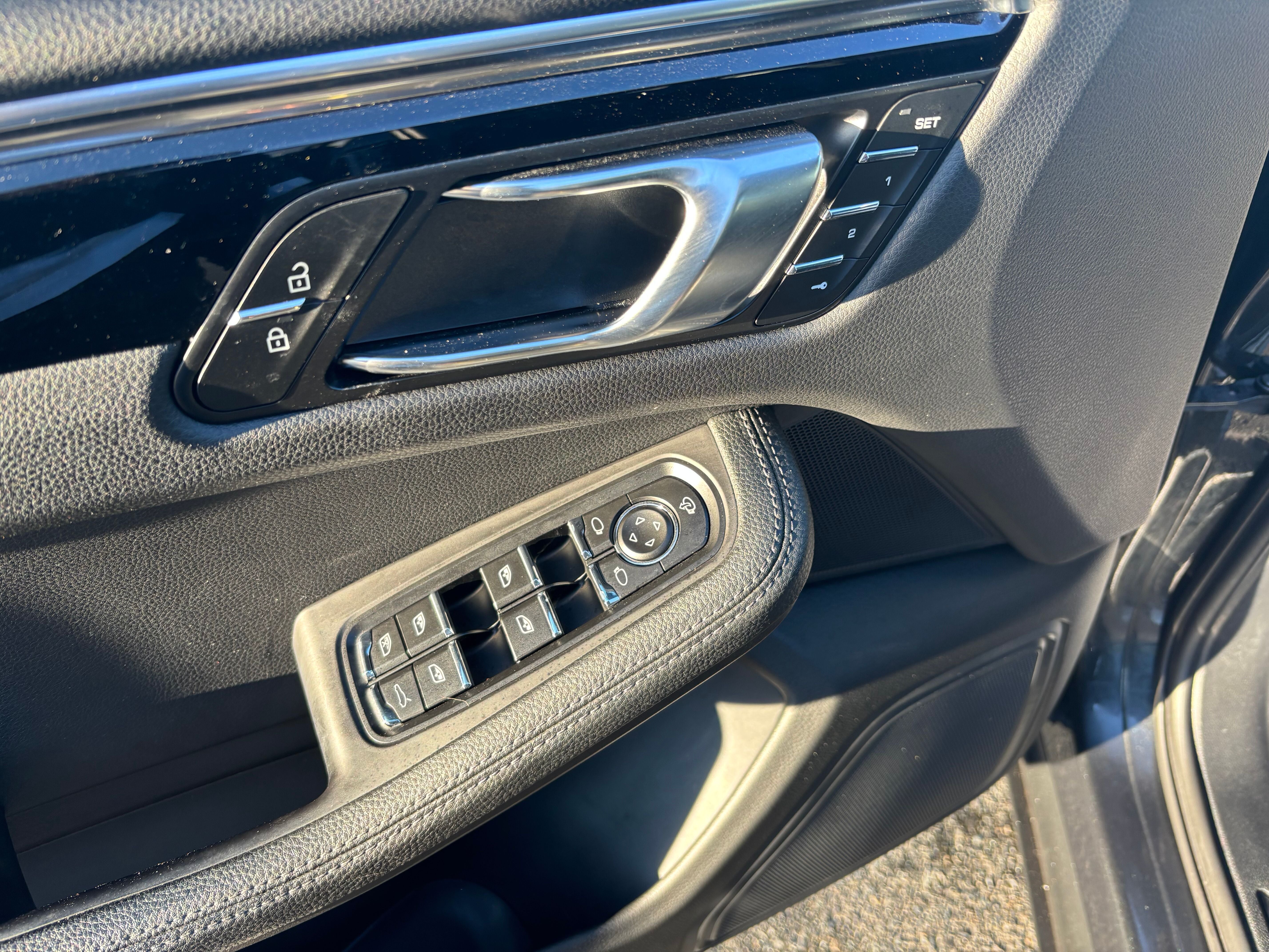 2024 Porsche Macan NA