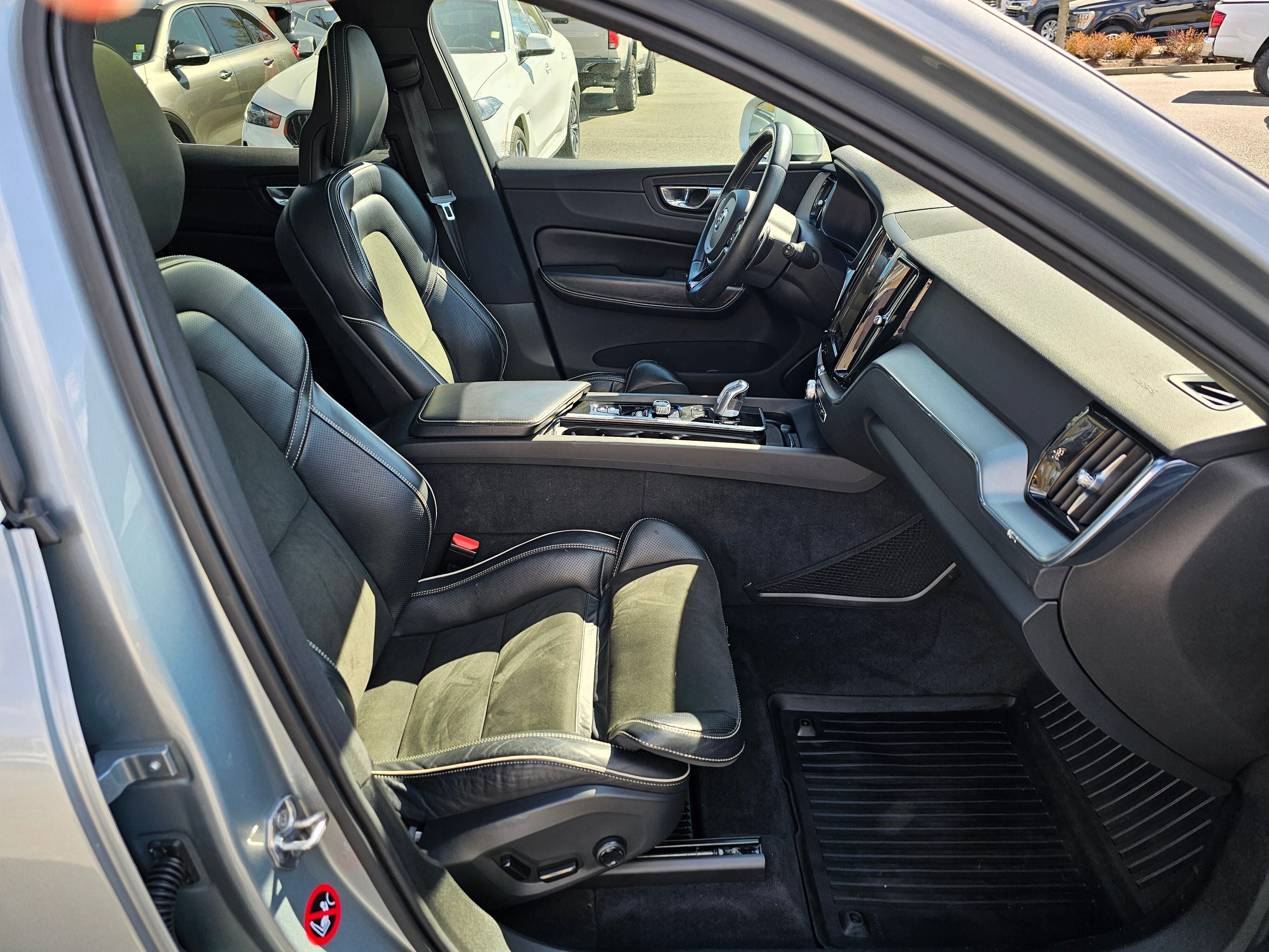 2018 Volvo XC60 R-Design