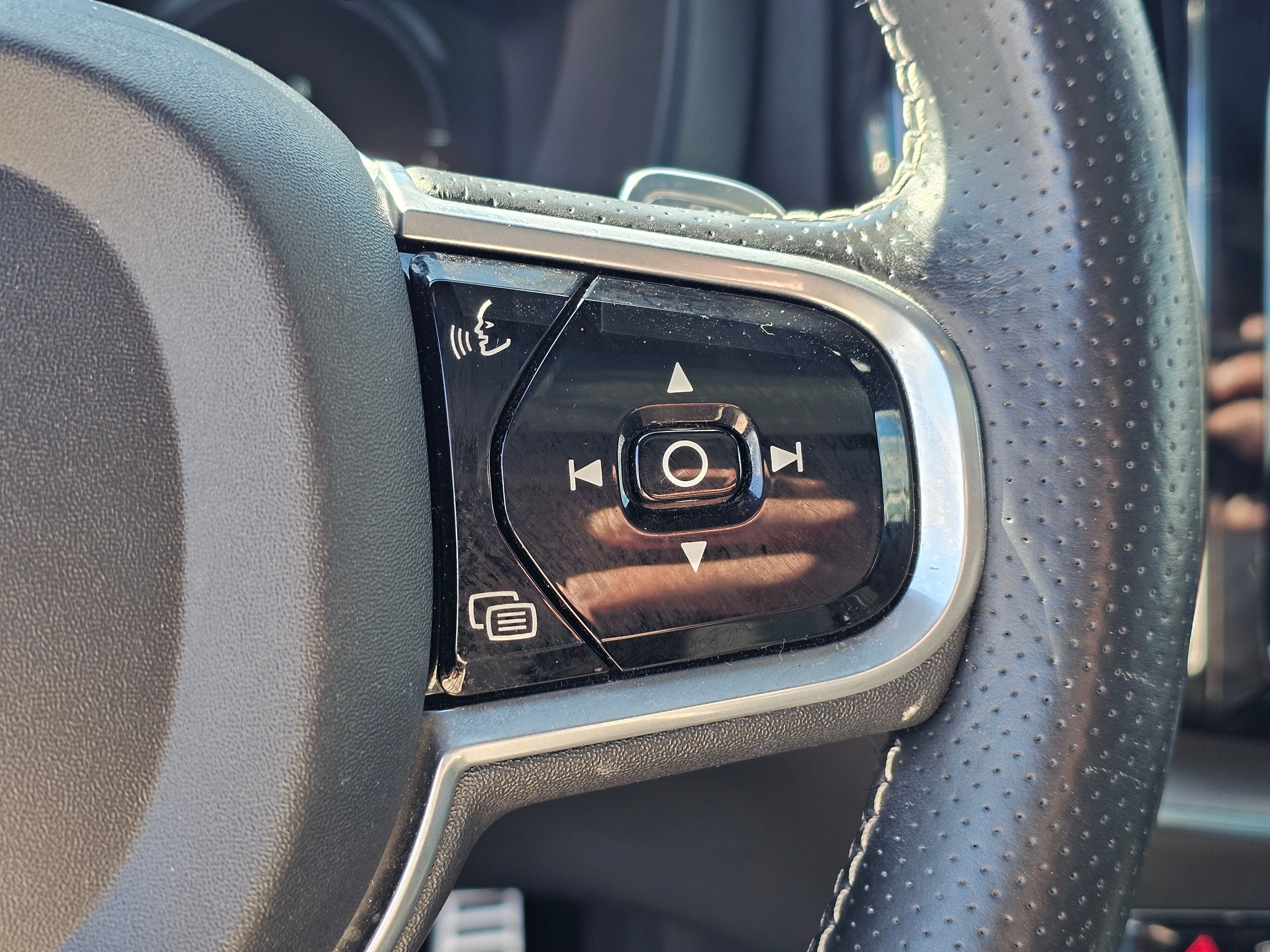 2018 Volvo XC60 R-Design