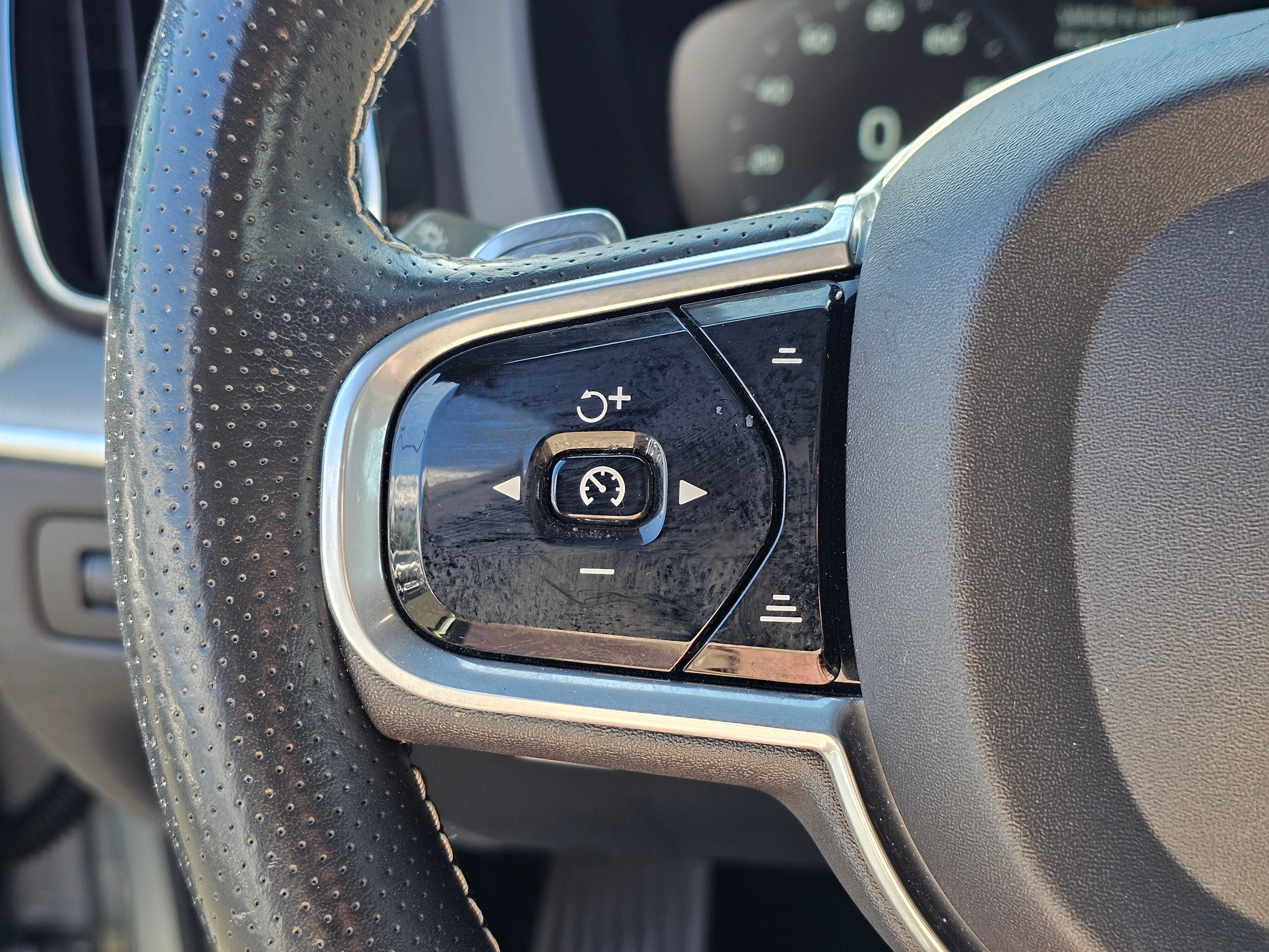 2018 Volvo XC60 R-Design