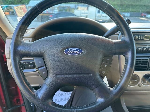 2004 Ford Explorer XLT