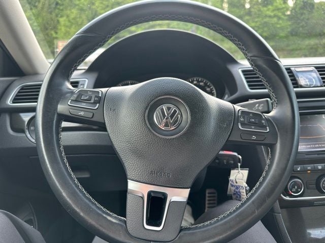 2014 Volkswagen Passat 1.8T Sport
