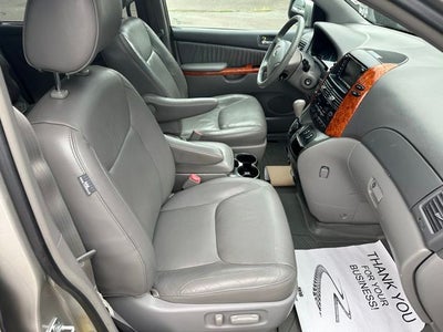 2010 Toyota Sienna XLE