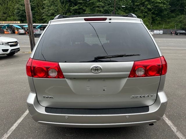 2010 Toyota Sienna XLE