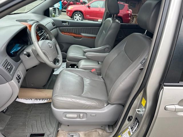 2010 Toyota Sienna XLE