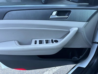 2017 Hyundai Sonata Hybrid SE