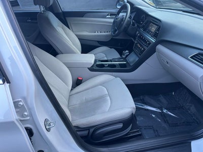 2017 Hyundai Sonata Hybrid SE