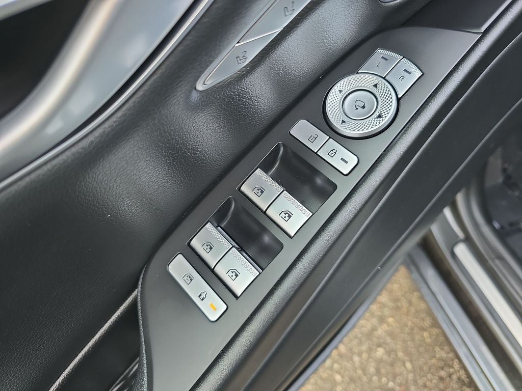 2023 Genesis G80 2.5T