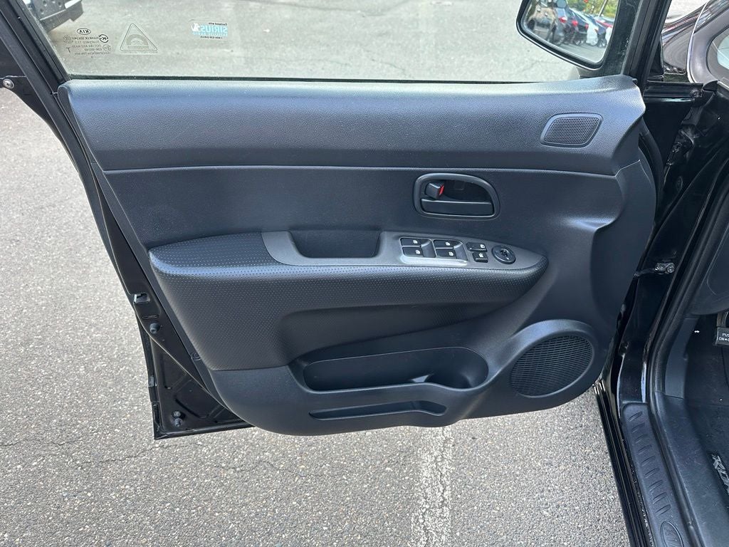2009 Kia Rondo LX