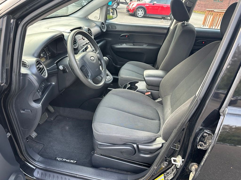 2009 Kia Rondo LX