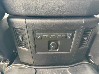 2014 RAM 1500 4WD Crew Cab 5.7 Ft Box Laramie