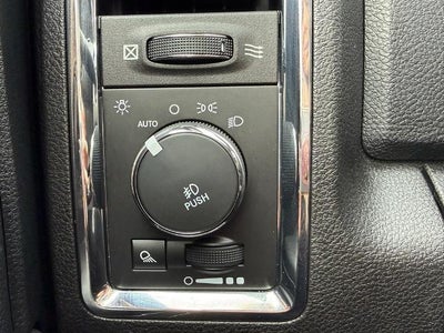 2014 RAM 1500 4WD Crew Cab 5.7 Ft Box Laramie