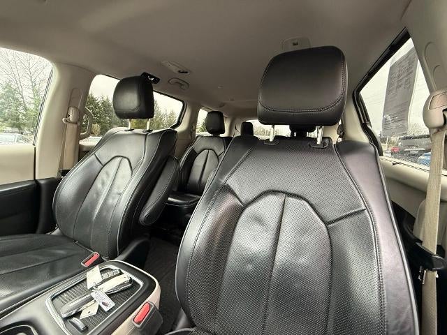 2018 Chrysler Pacifica Hybrid Limited FWD