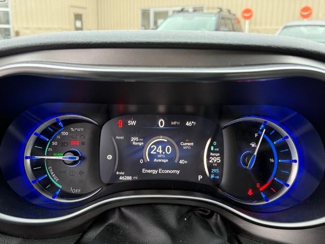 2018 Chrysler Pacifica Hybrid Limited FWD