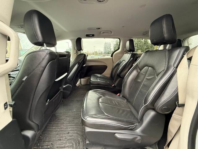 2018 Chrysler Pacifica Hybrid Limited FWD