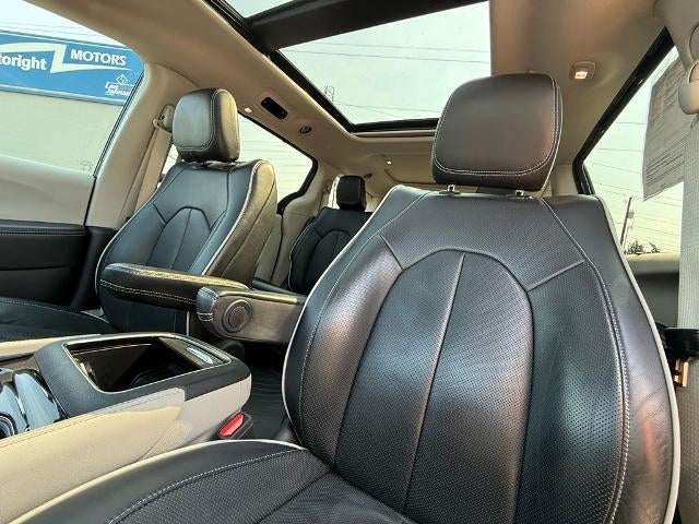 2021 Chrysler Pacifica Hybrid Limited FWD