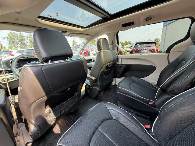 2021 Chrysler Pacifica Hybrid Limited FWD