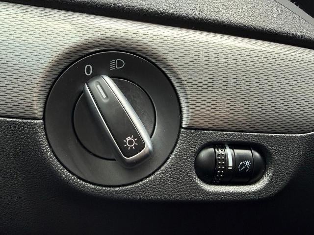2016 Volkswagen Jetta 4dr Auto 1.4T SE Sedan
